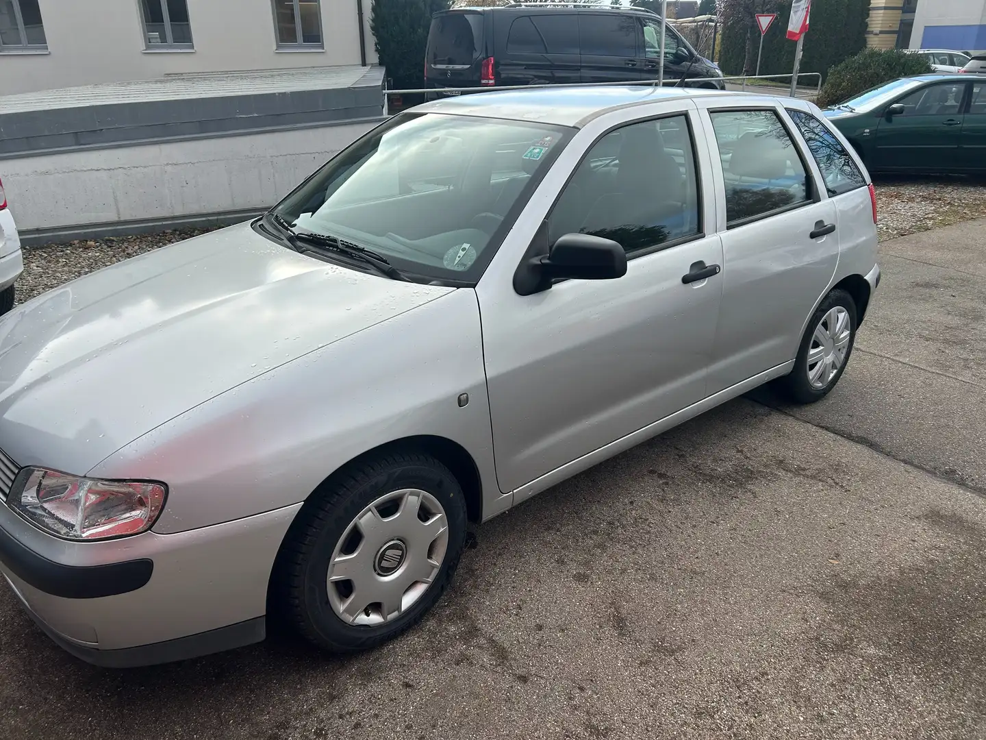 SEAT Ibiza Ibiza 1.4 Stella Grau - 2