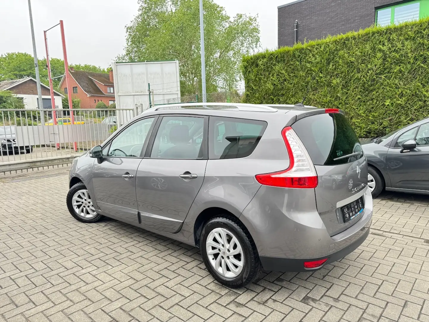 Renault Grand Scenic 1.2i Benzine Limited ** 1 JAAR GARANTIE ** !! Gris - 2