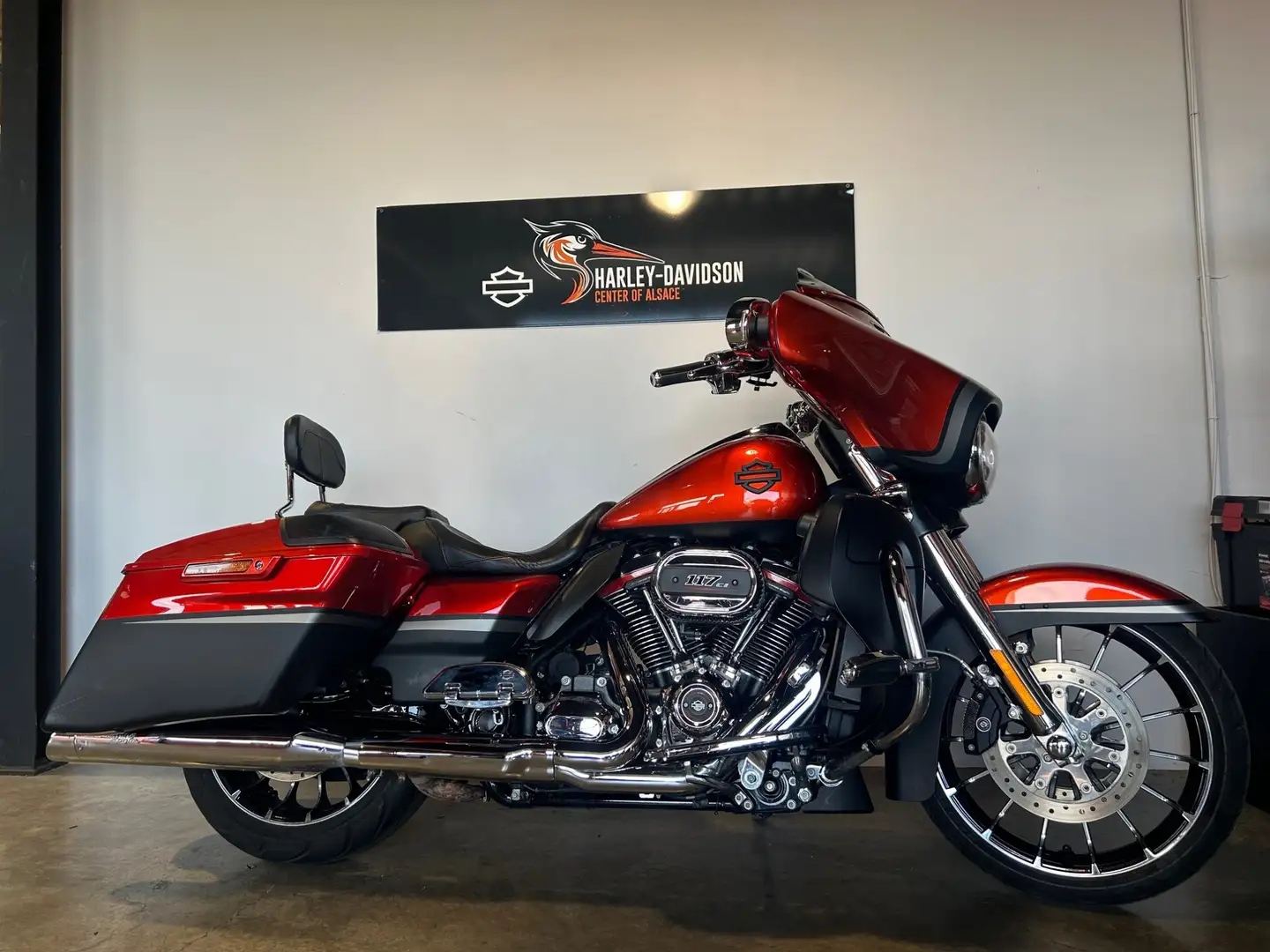 Harley-Davidson Street Glide - 1
