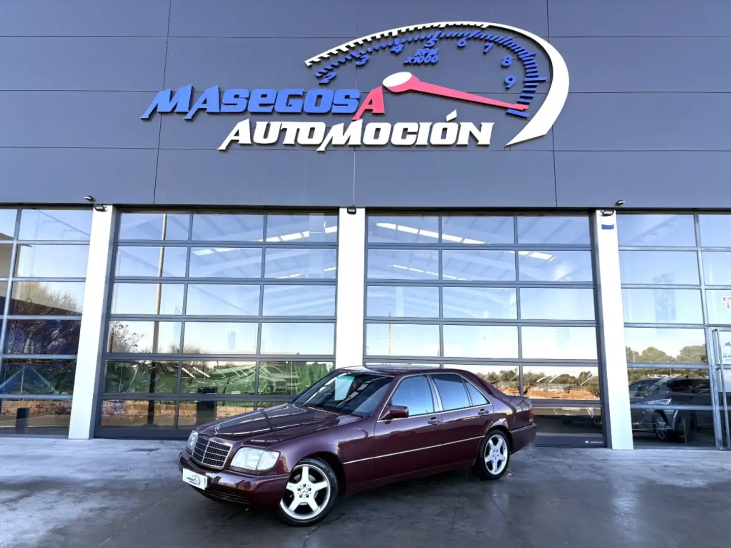 Mercedes-Benz 300 300SEL Mauve - 1