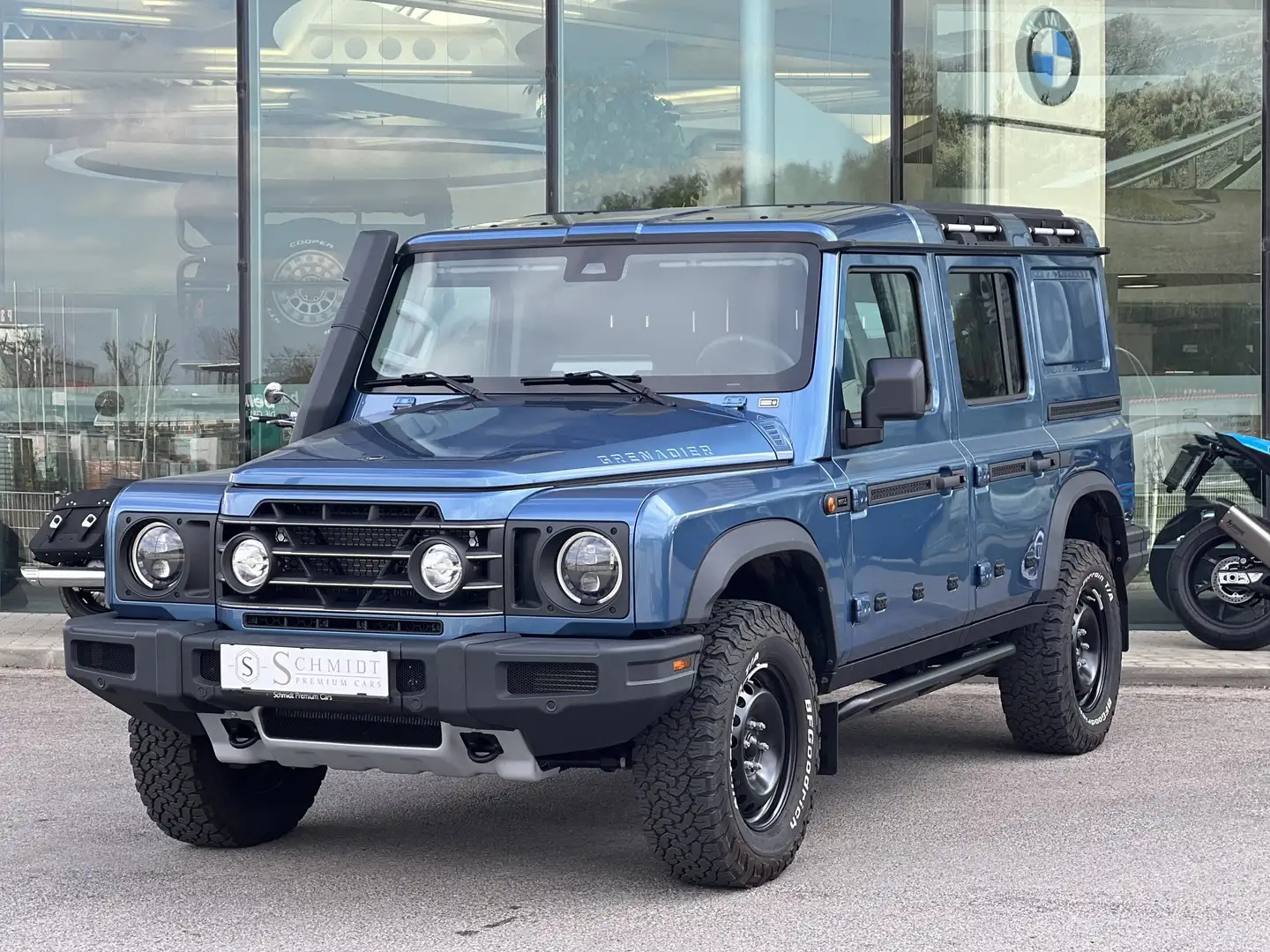 Ineos Grenadier Utility Wagon Albastru - 1