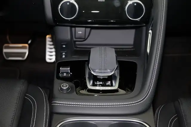 Jaguar E-Pace view 10