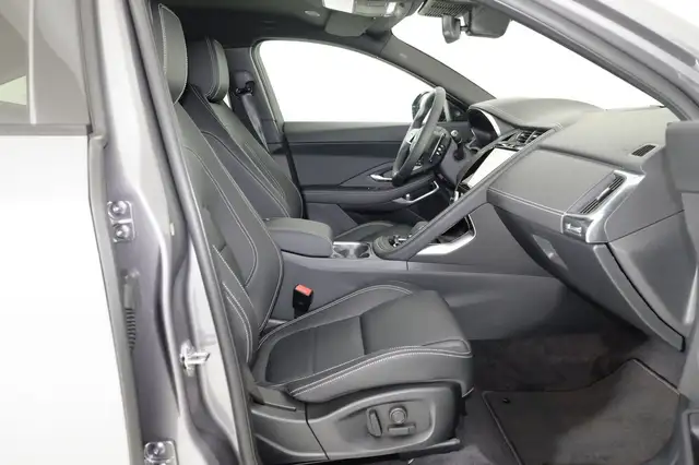 Jaguar E-Pace view 3