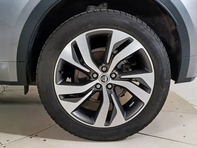 Jaguar E-Pace view 9