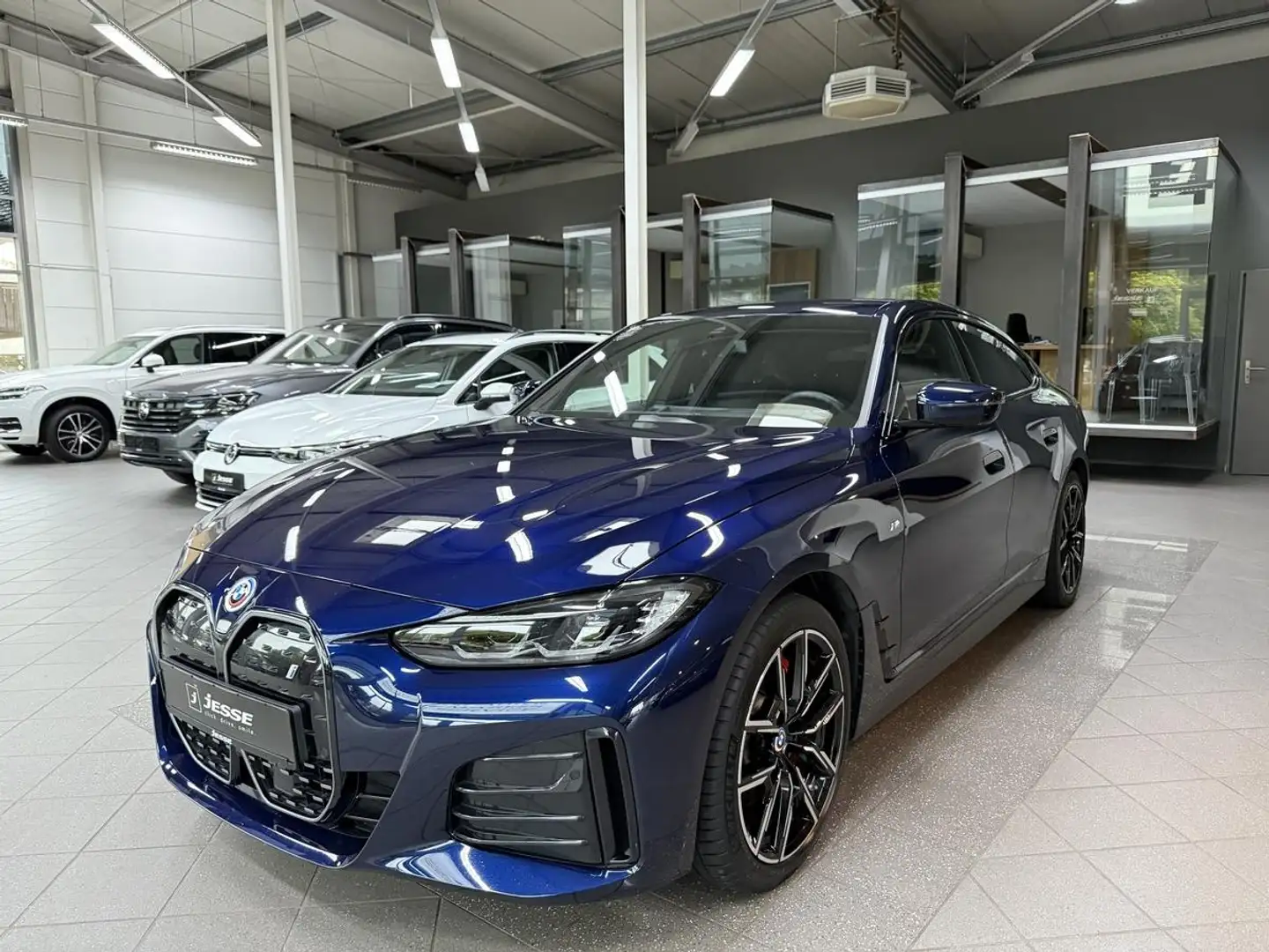 BMW i4 35e M Sport Pro LED LiveCockp. Prof. AHK H&K Bleu - 1