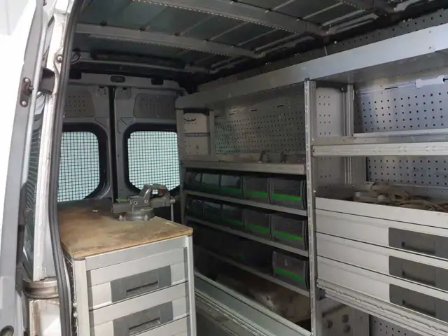 Mercedes-Benz Sprinter view 14