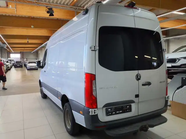 Mercedes-Benz Sprinter view 5