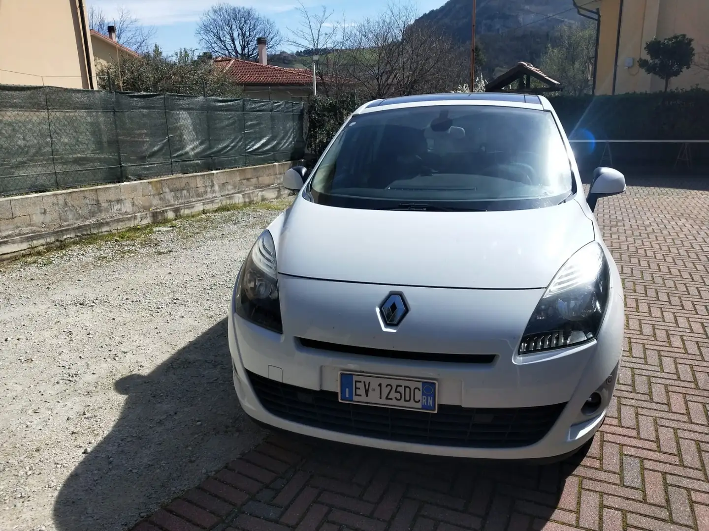 Renault Grand Scenic 1.9 dci Dynamique (confort) 130cv fap Bianco - 2