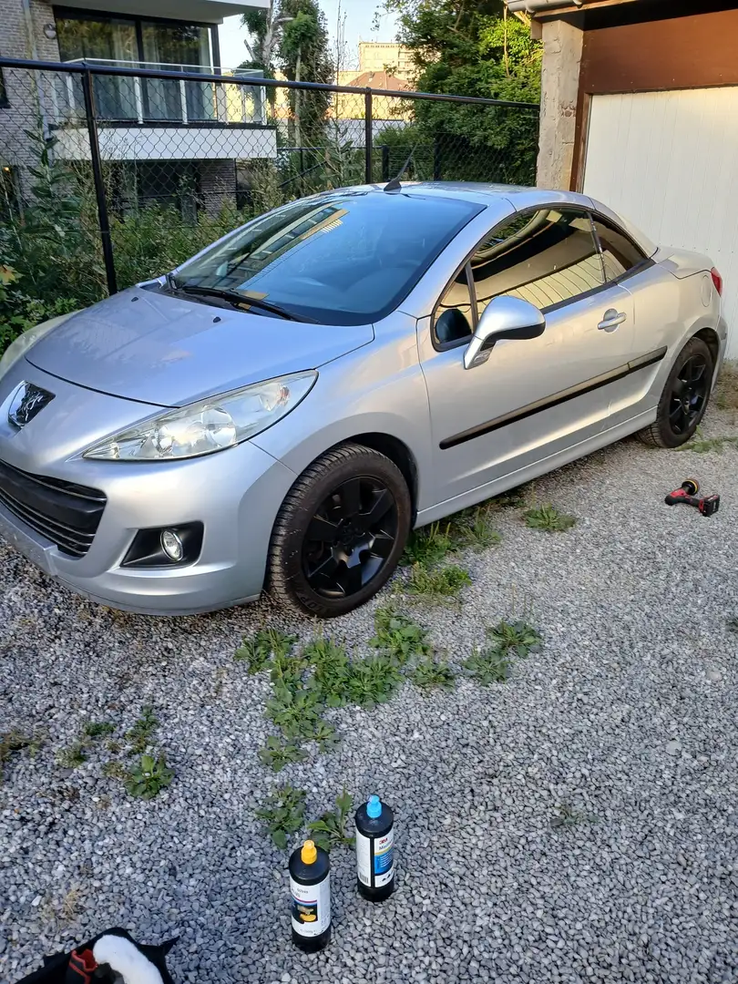 Peugeot 207 CC 1.6i - 2
