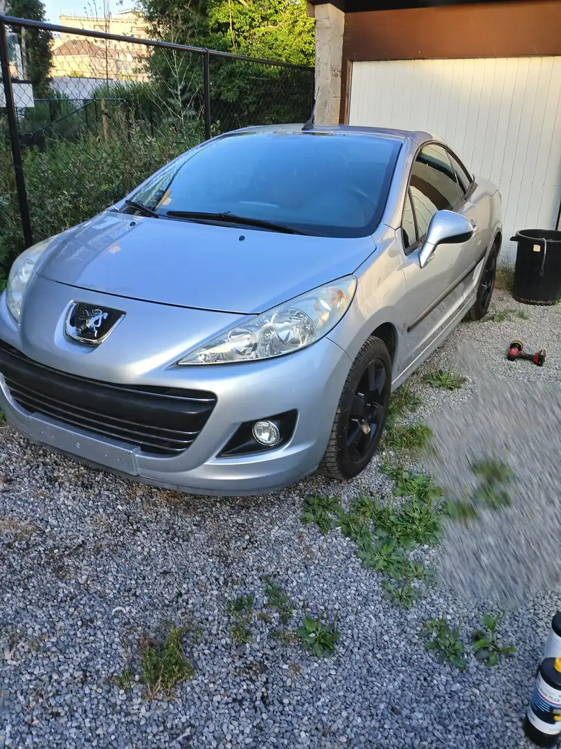 Peugeot 207 CC 1.6i - 1