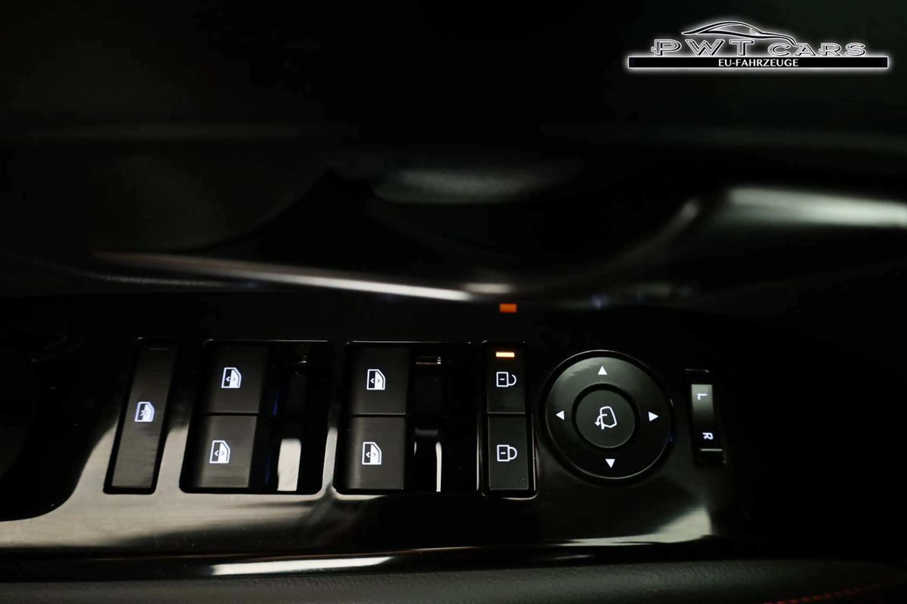 Hyundai TUCSON 1.6 T-GDI DCT 4WD N-LINE, el. Klappe, Teilleder... — photo 7