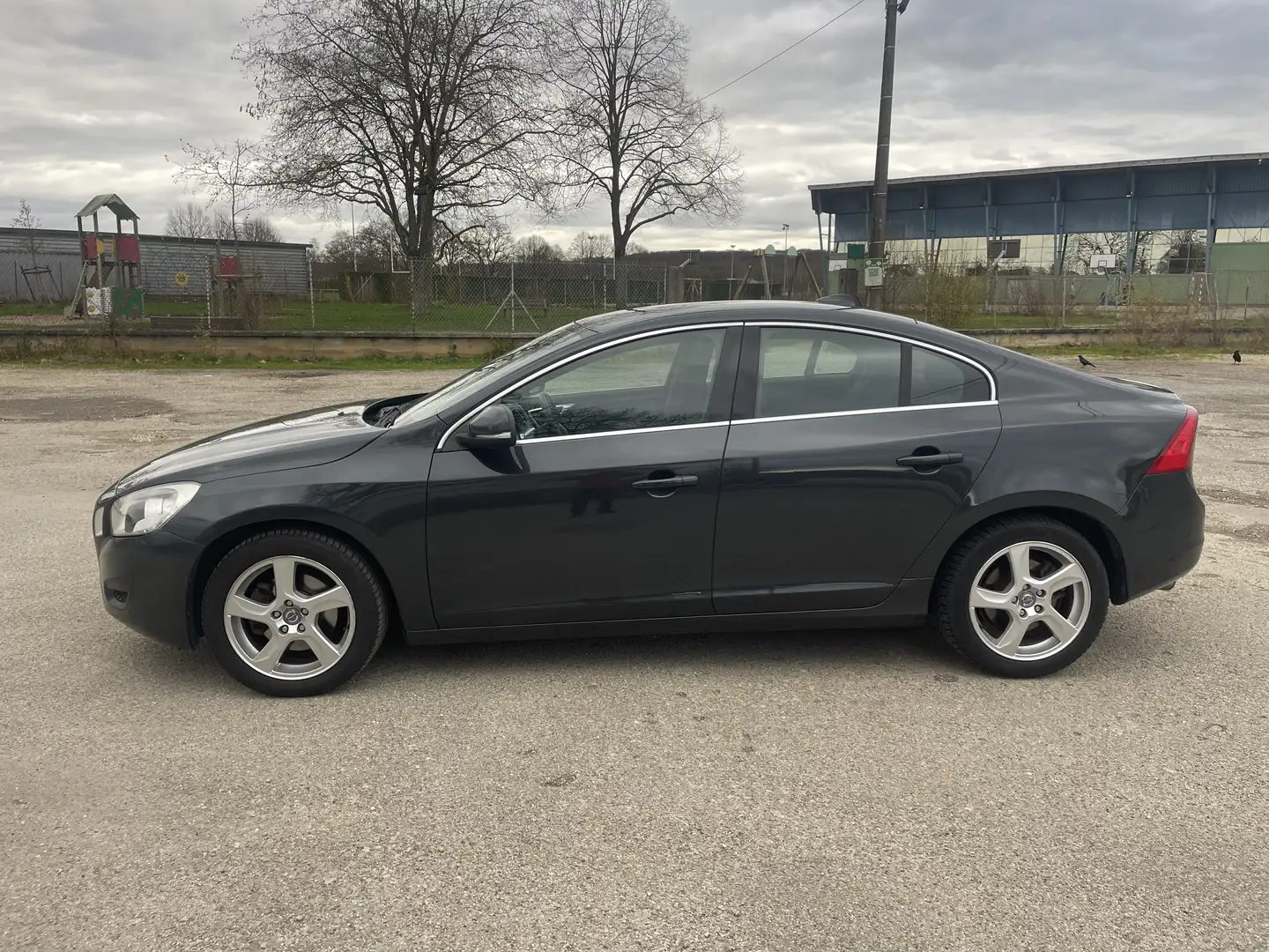 Volvo S60 S60 D3 163 ch Kinetic Geartronic A Gris - 2