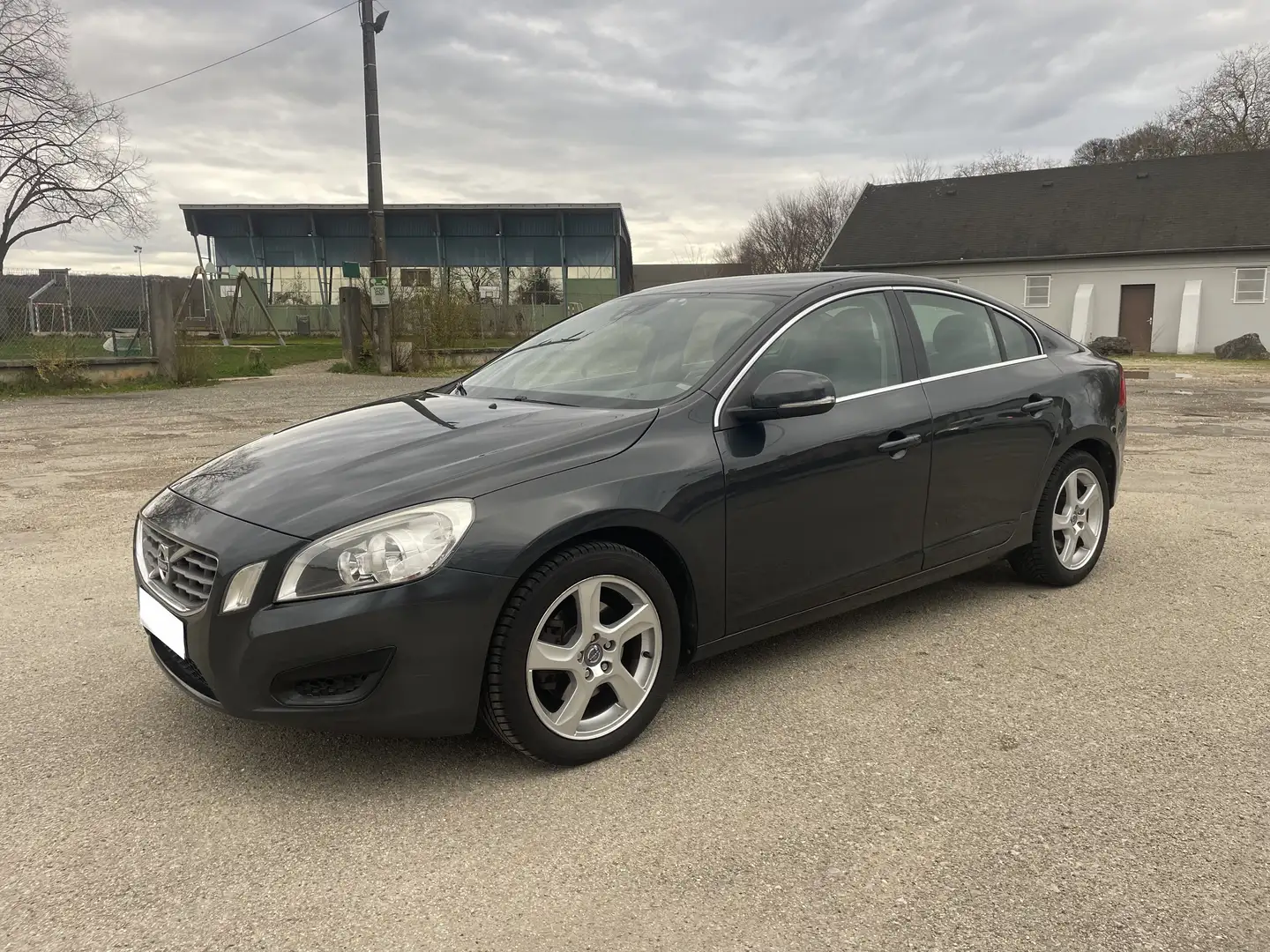 Volvo S60 S60 D3 163 ch Kinetic Geartronic A Gris - 1