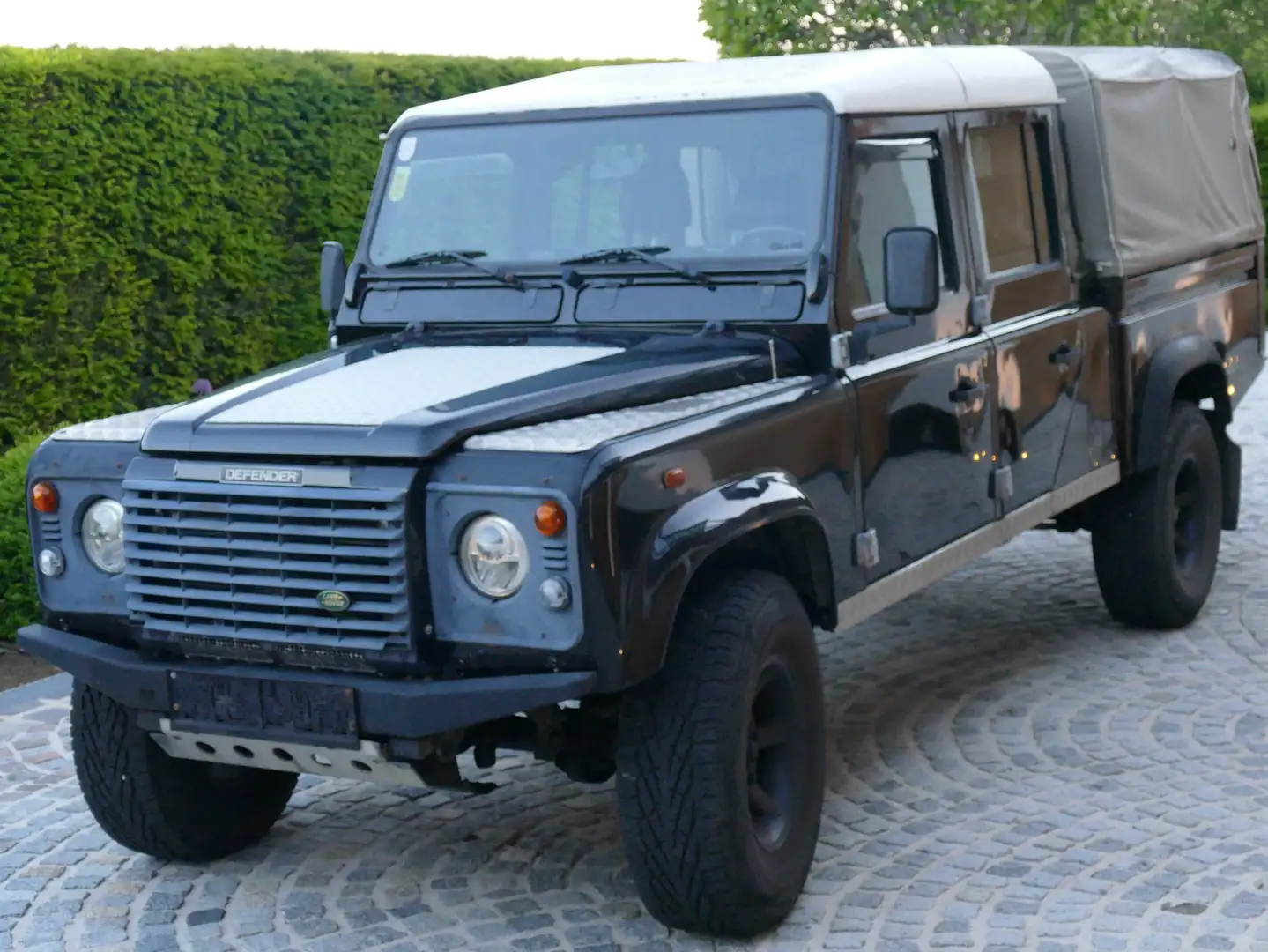 Land Rover Defender 130 Td5 Crew Cab HCPU Schwarz - 1