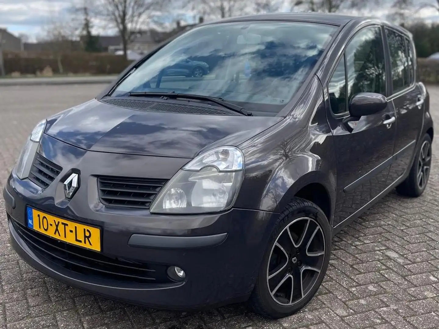 Renault Modus Modus+1.4-16V+Exception Brown - 1