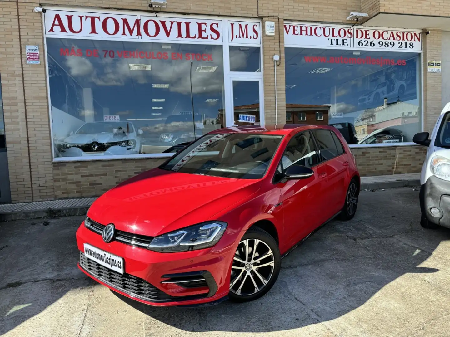 Volkswagen Golf 1.6TDI R-Line 85kW Rojo - 1