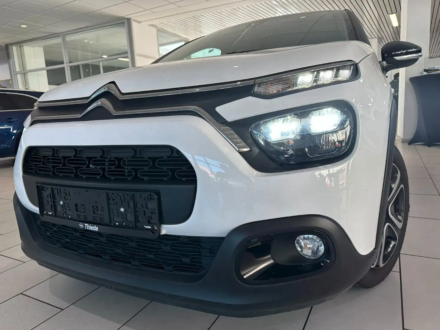 Citroen C3 Feel Pack 1.2 NAVI/LED/PDC/ALU/DAB/TEMPOMAT Weiß - 2