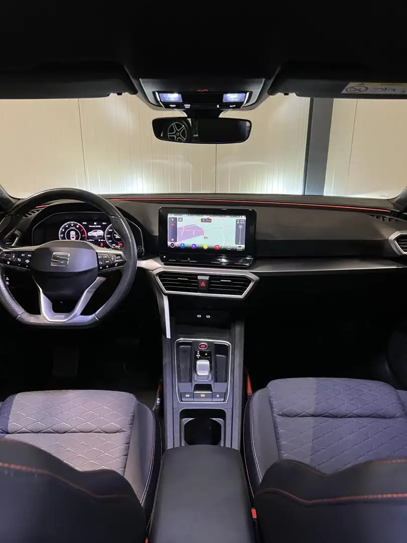 SEAT Leon Sportstourer 1.5 eTSI FR Launch Edition Trekhaak Negro - 2