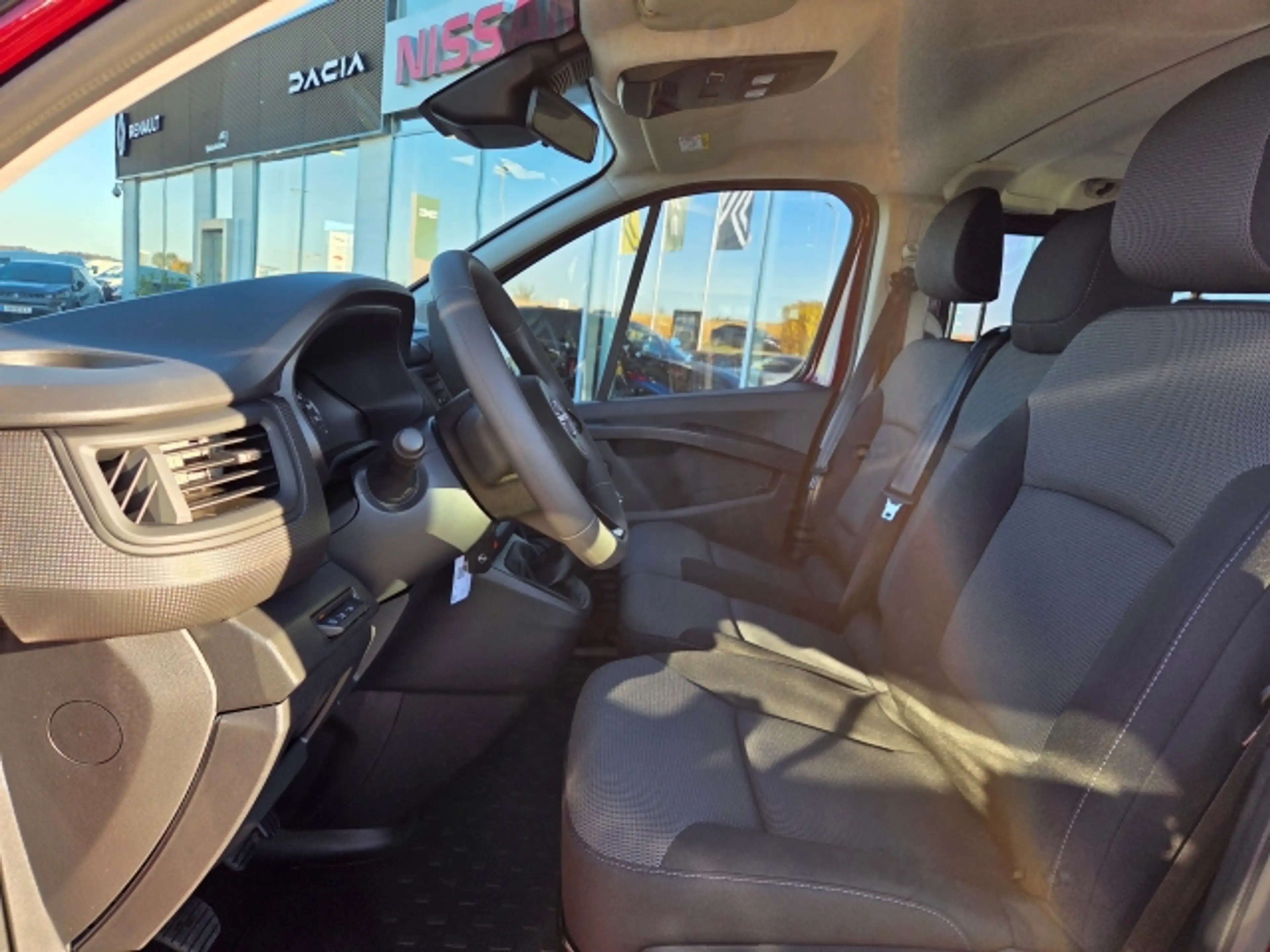 Nissan Primastar Acenta L1H1 dCi 150PS — photo 9