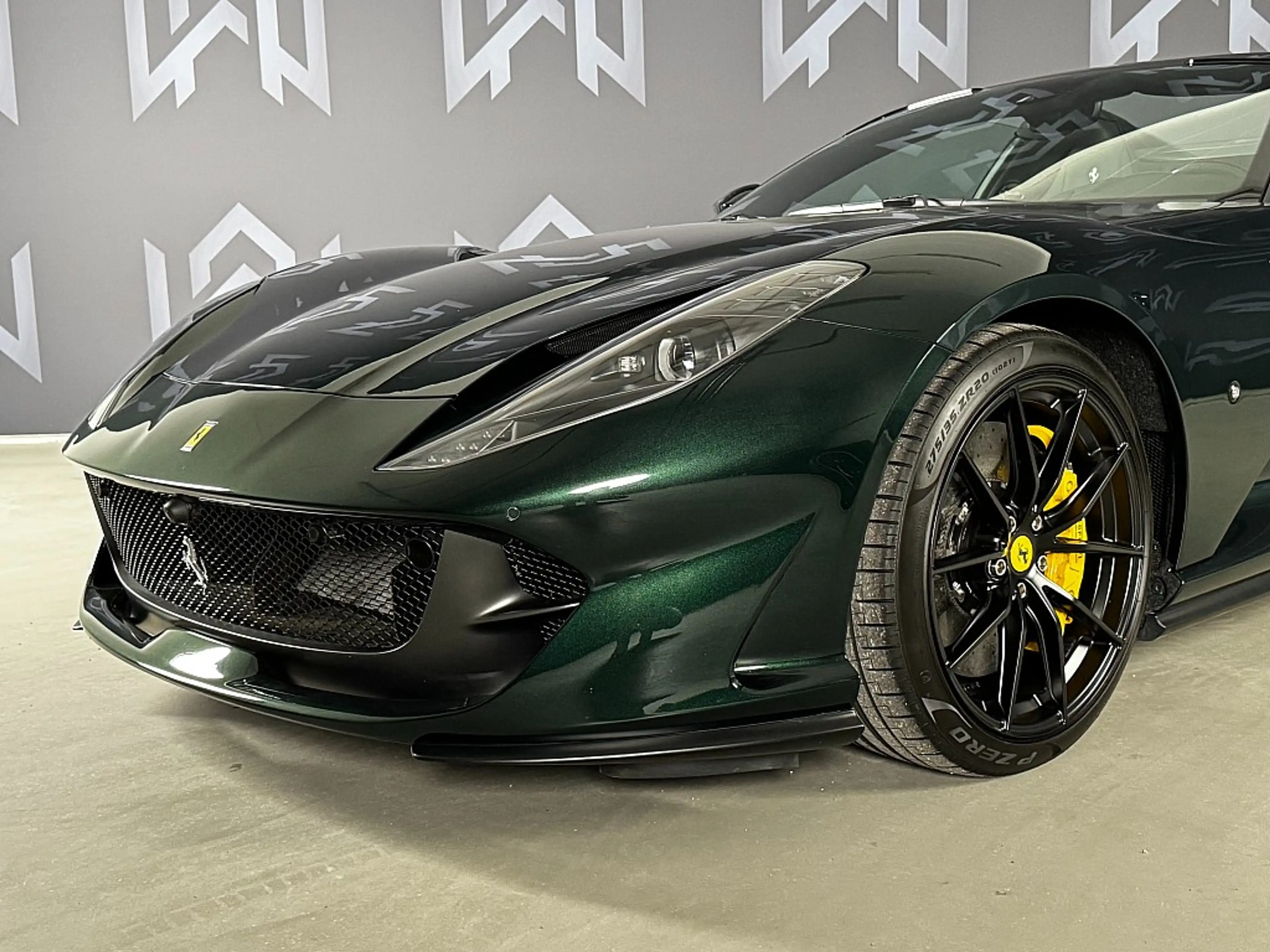 Ferrari 812 — photo 5
