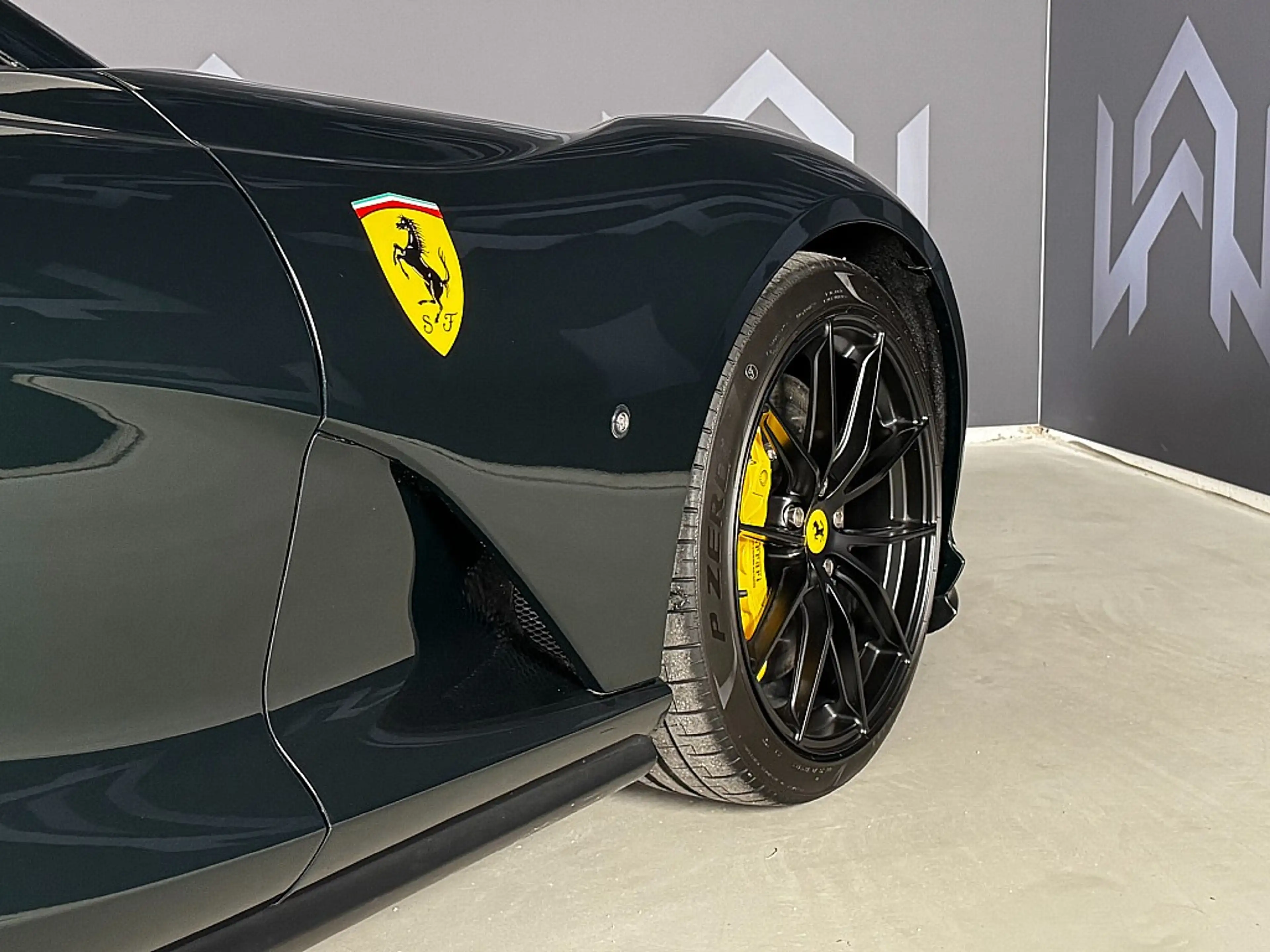 Ferrari 812 — photo 2