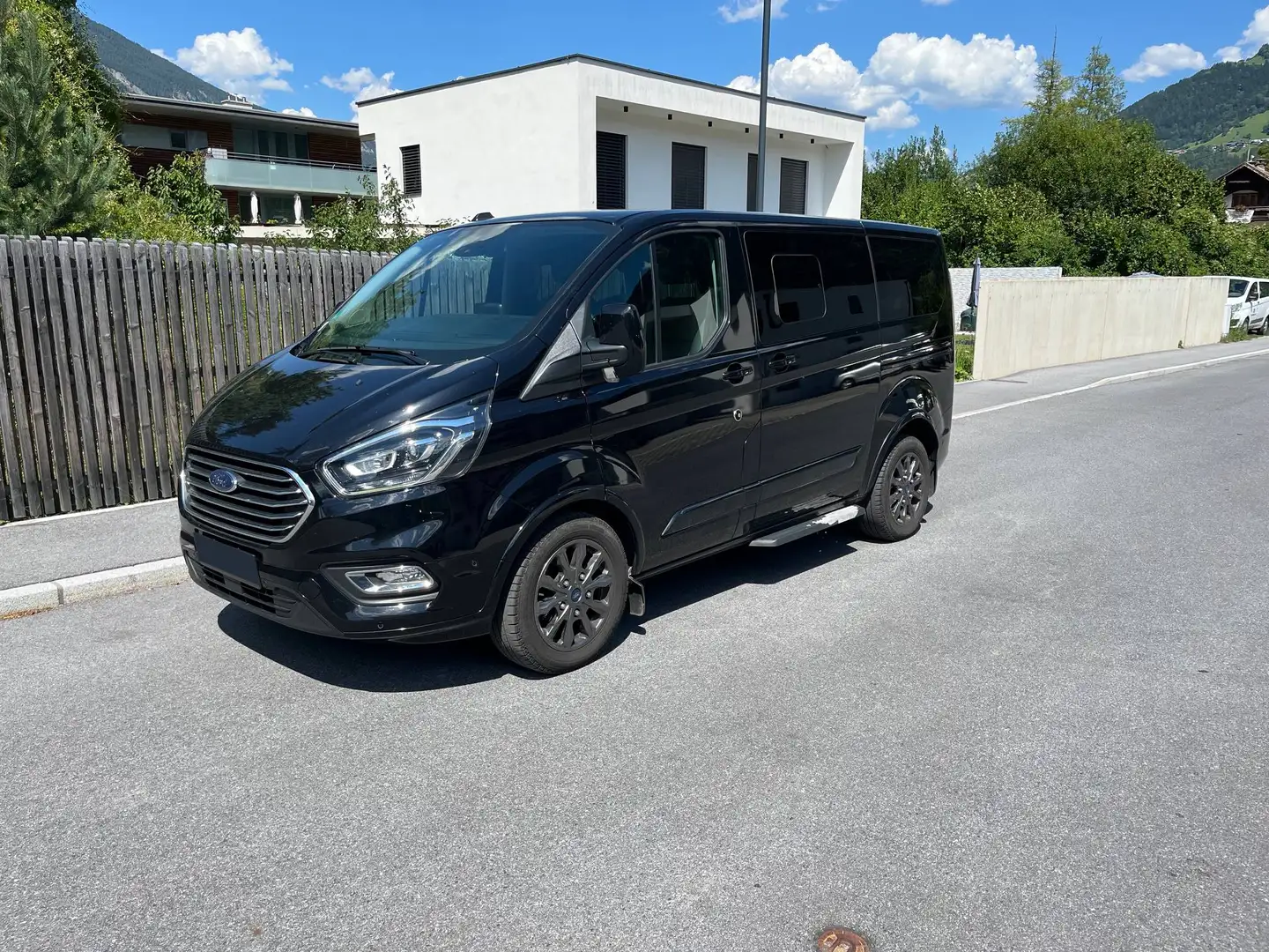 Ford Tourneo Custom Titanium X MHEV Schwarz - 2