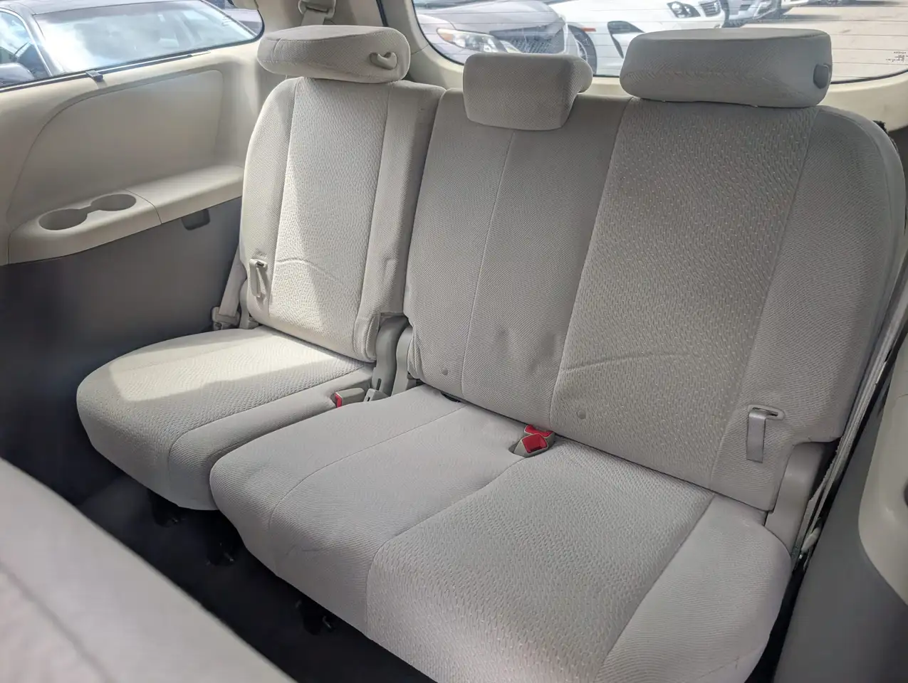 Toyota Sienna photo Toyota Sienna
