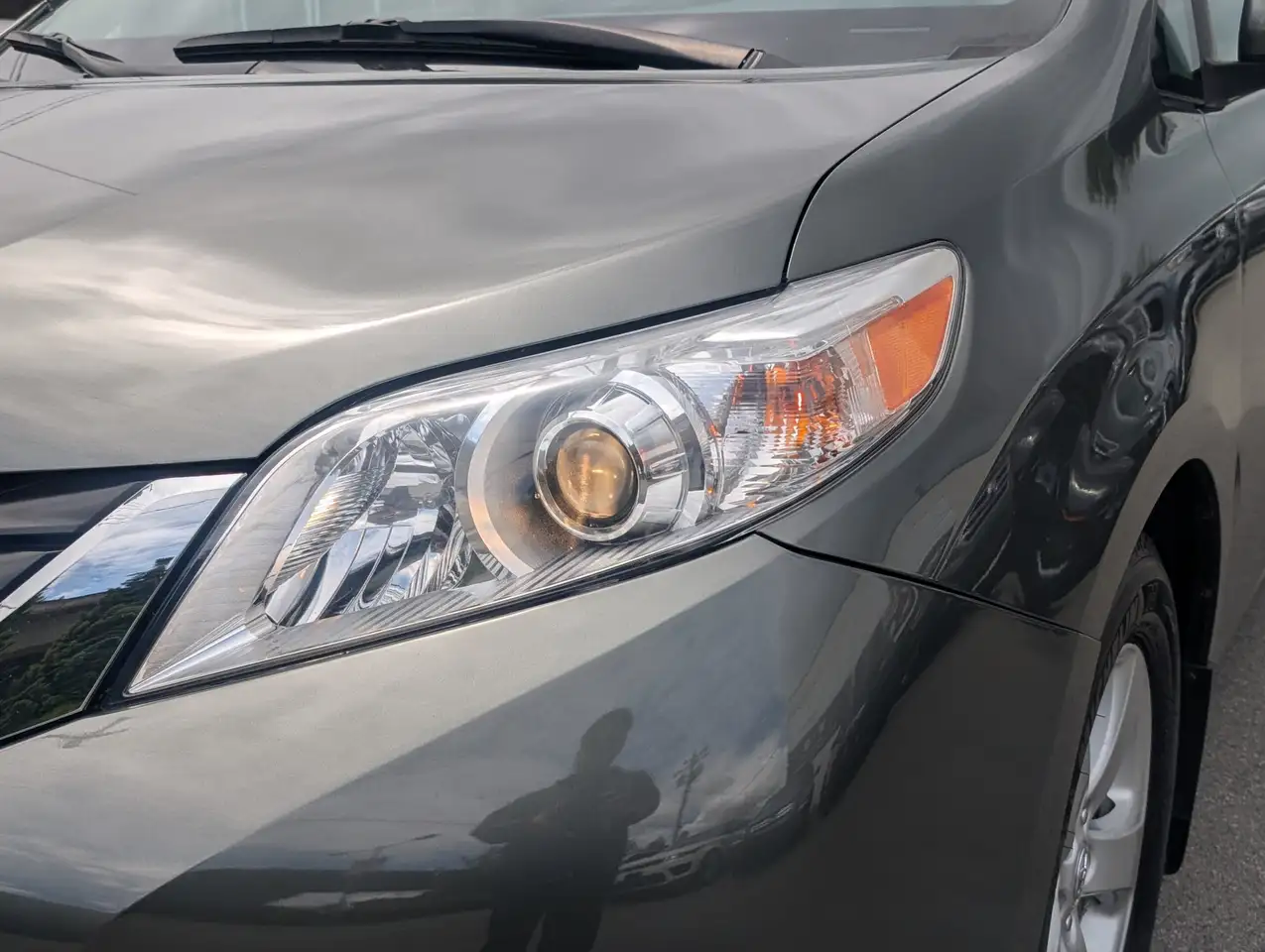 Toyota Sienna photo Toyota Sienna