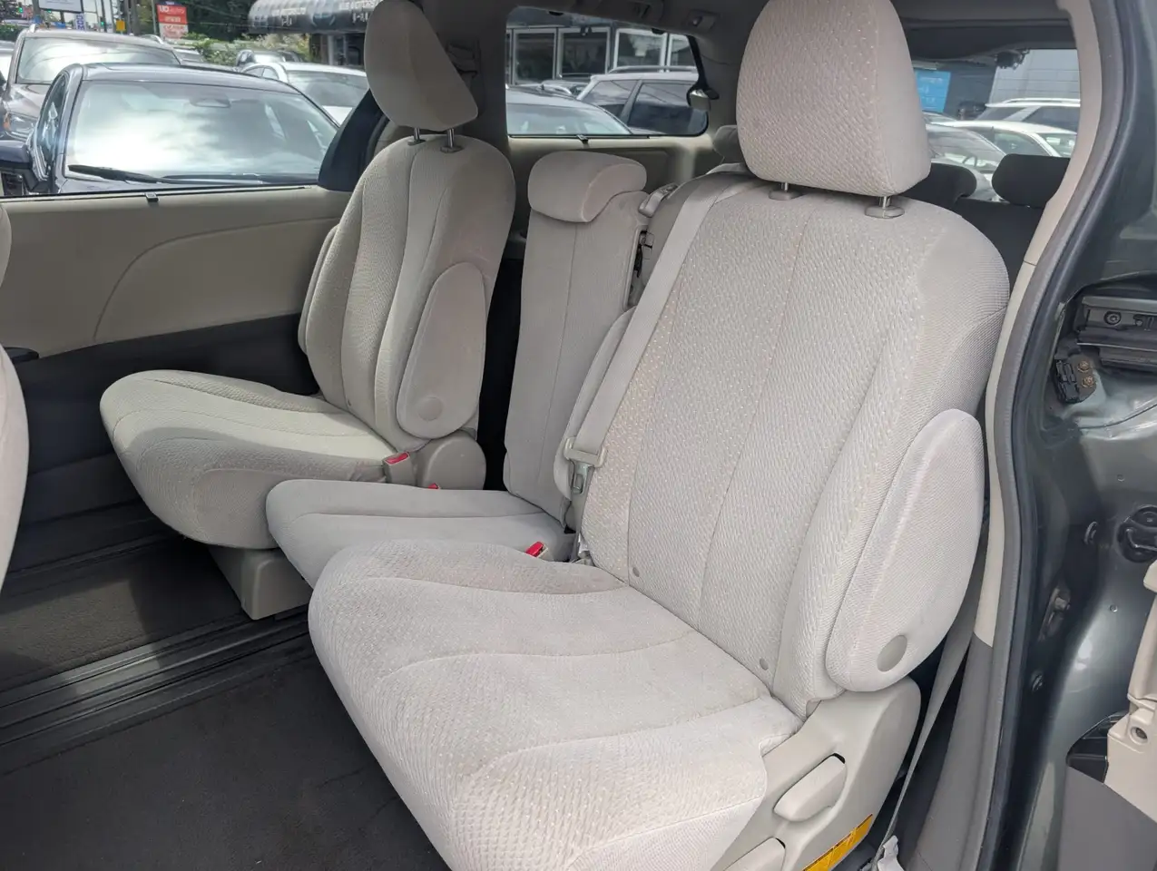 Toyota Sienna photo Toyota Sienna