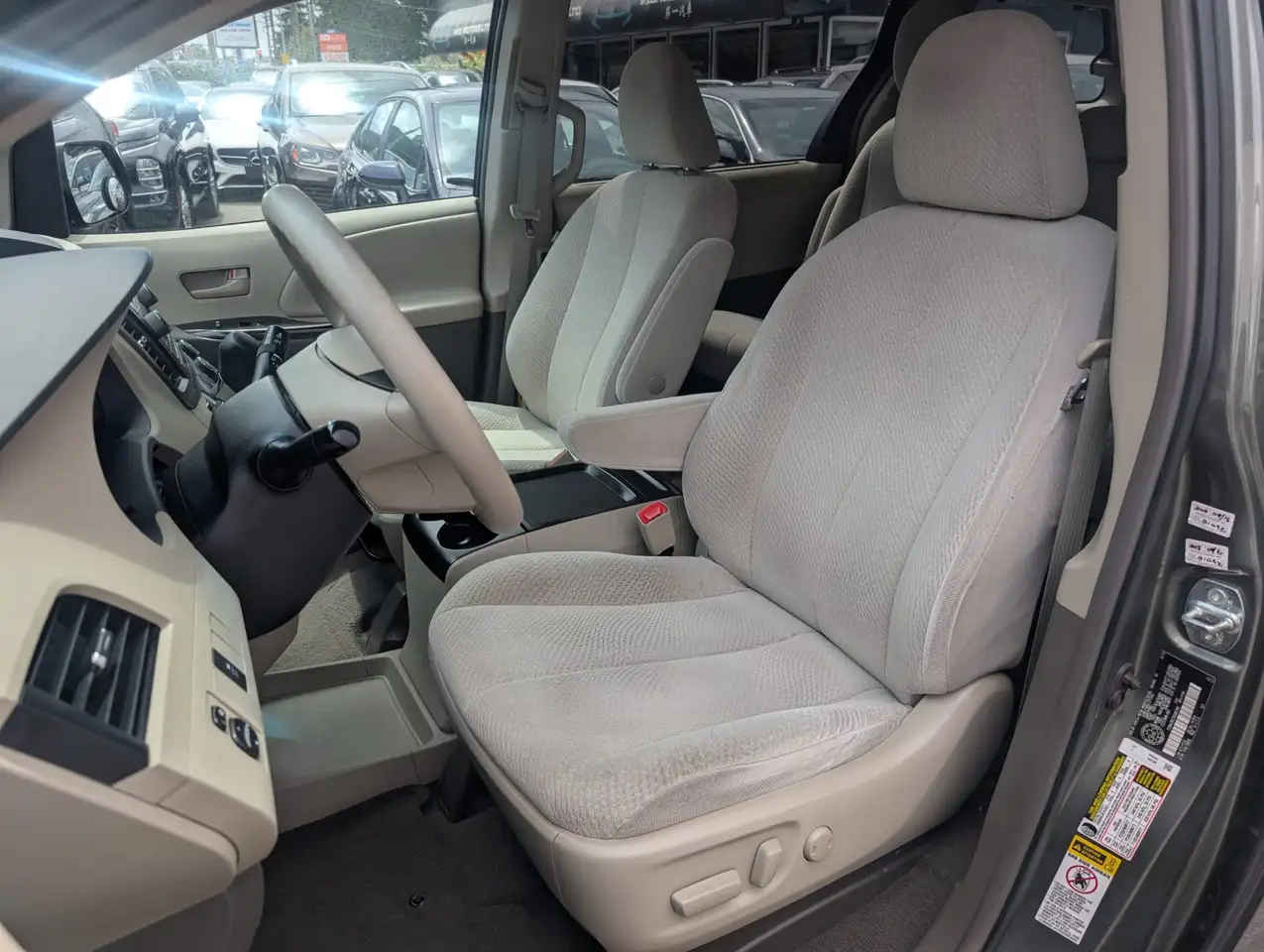 Toyota Sienna photo Toyota Sienna