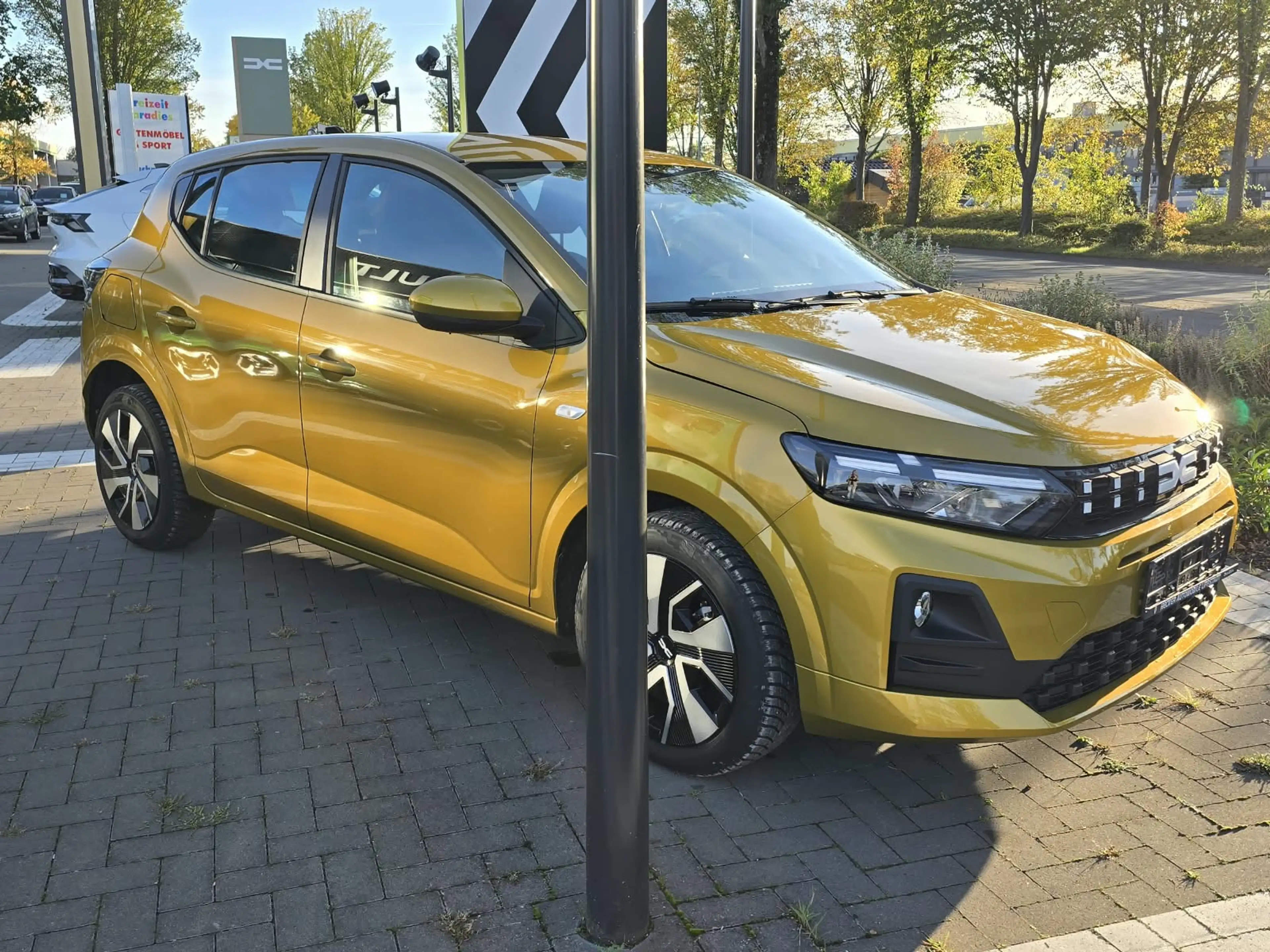 Dacia Sandero III 1.0 TCe 100 Expression (EU 6e) — photo 4