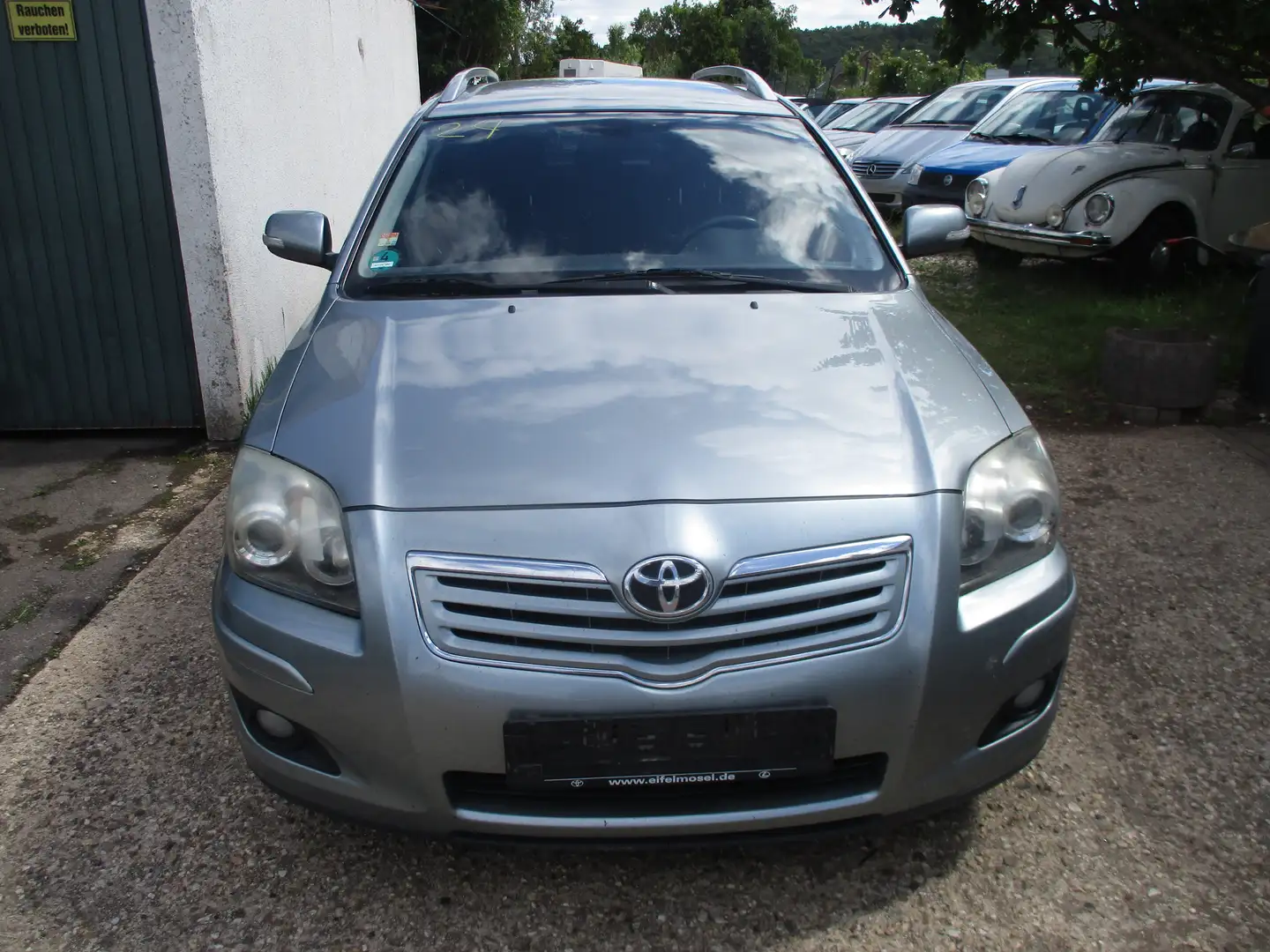 Toyota Avensis 2.0 Travel Šedá - 2
