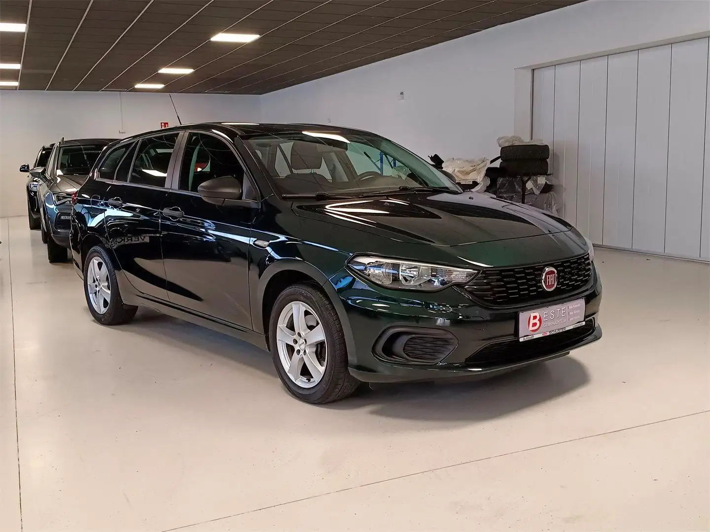 Fiat Tipo 1,4 16V 95 Pop Grün - 1