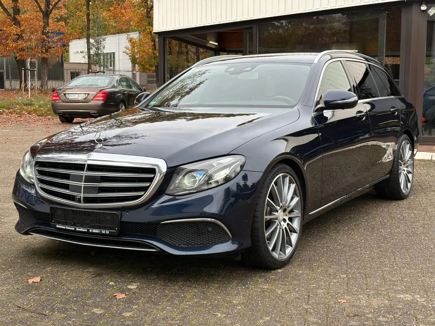Mercedes-Benz E 400 E400d 4Matic *20''AMG*MASSAGE*ACC*AHK*360KAMERA* Bleu - 2