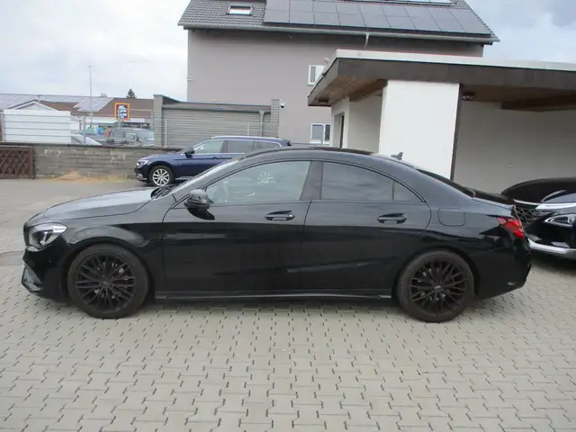 Mercedes-Benz CLA 250 AMG Line NAVI LEDER TEMPO SITZHEIZUN PDC