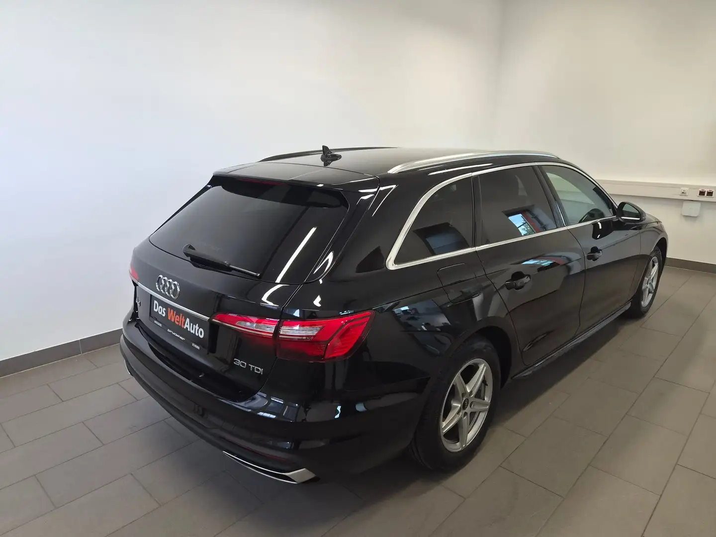 Audi A4 30 TDI Schwarz - 2
