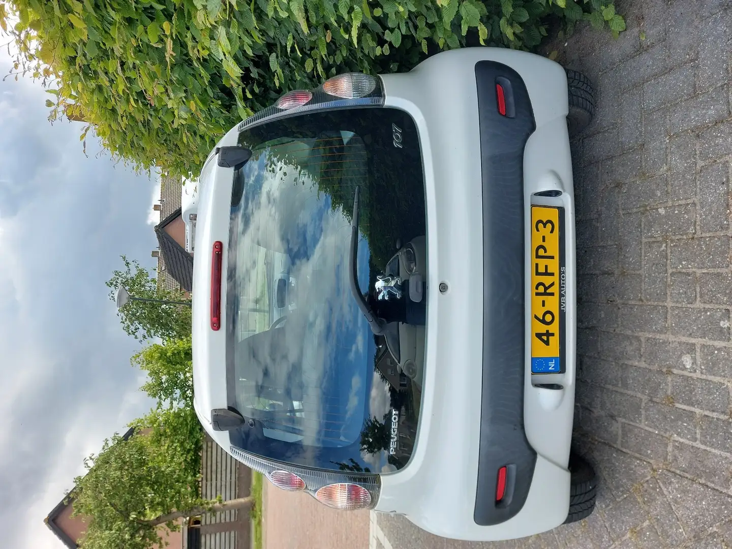 Peugeot 107 70 Millesim 200 White - 2