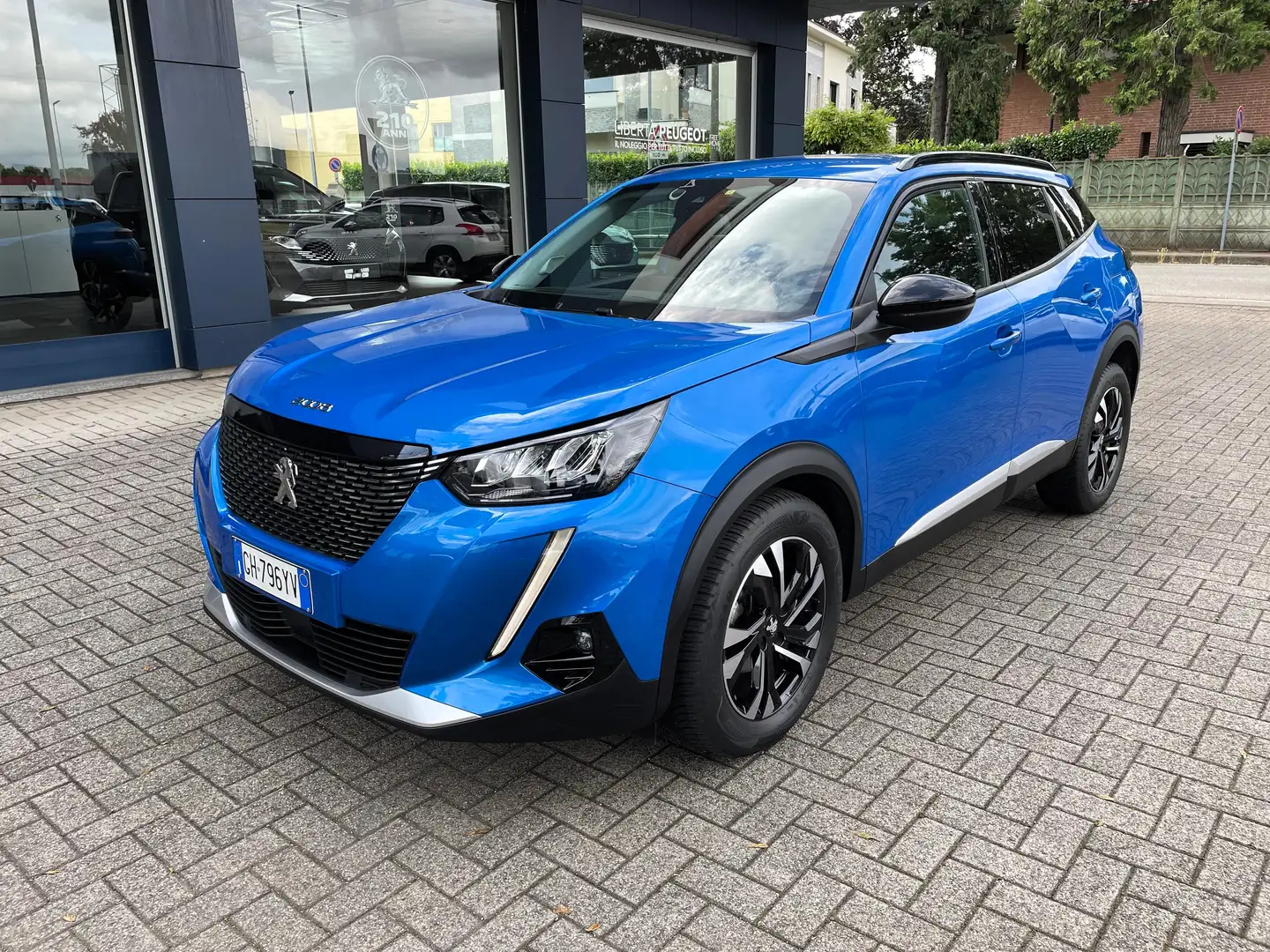 Peugeot 2008 1.2 P.Tech Allure Pack 130 CV Blauw - 1