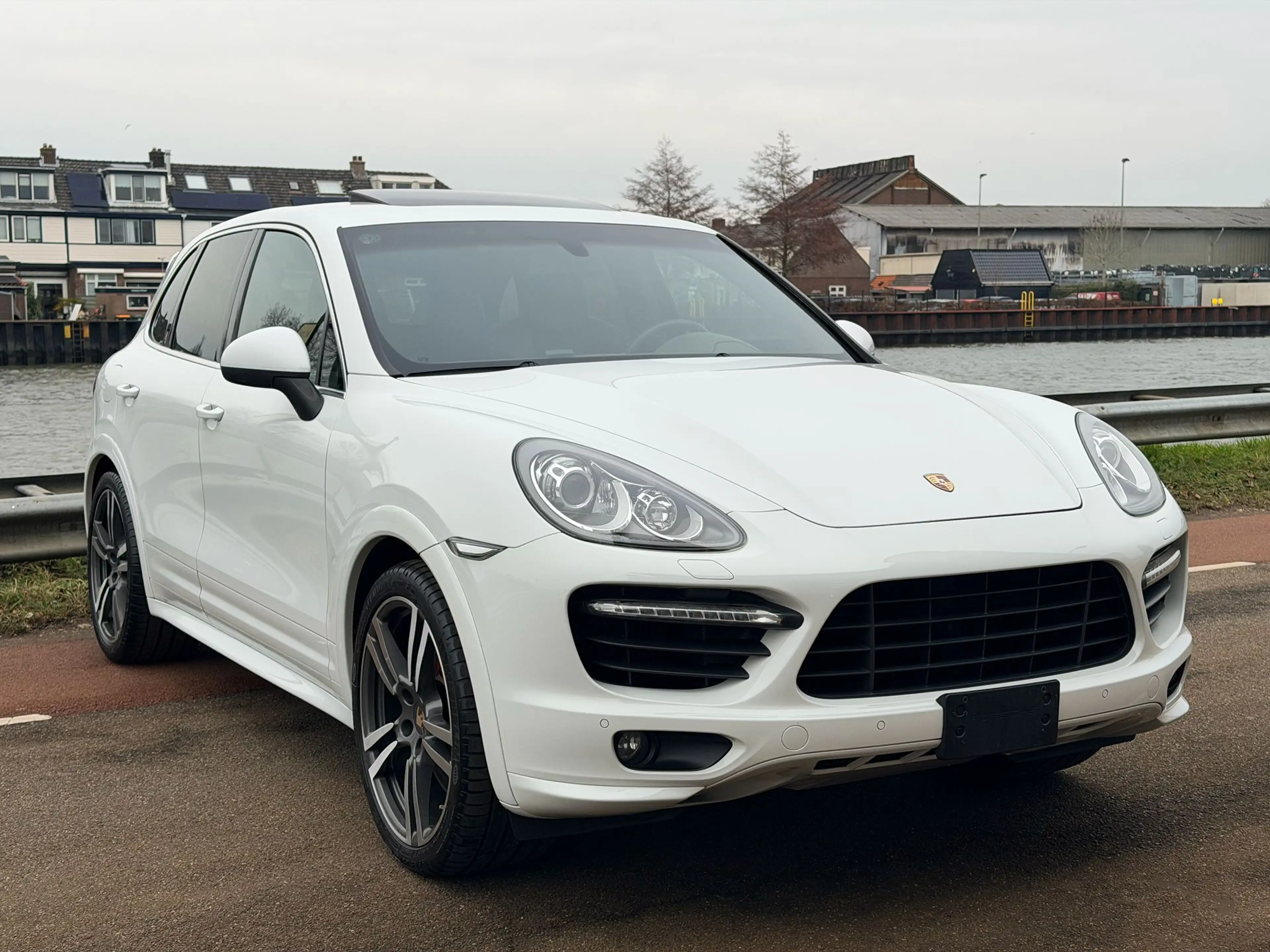 Porsche Cayenne Turbo 500PK — photo 6