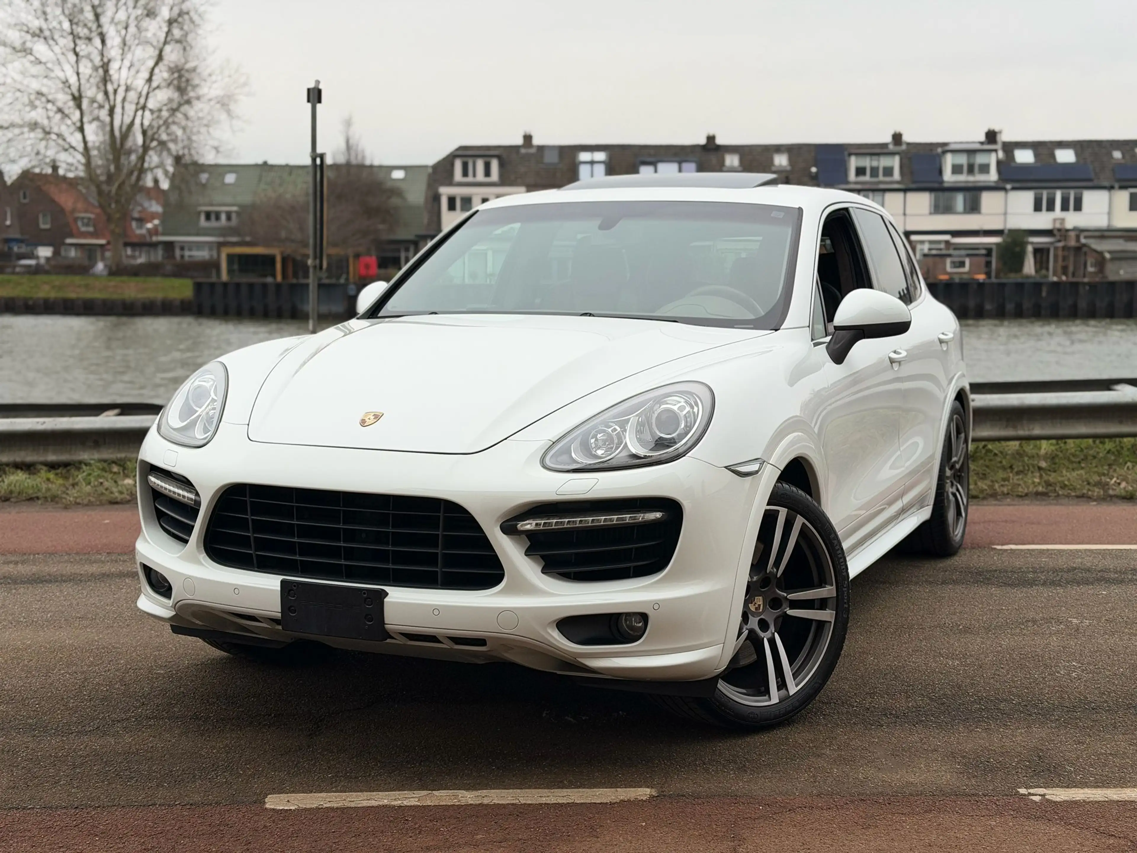 Porsche Cayenne Turbo 500PK — photo 2