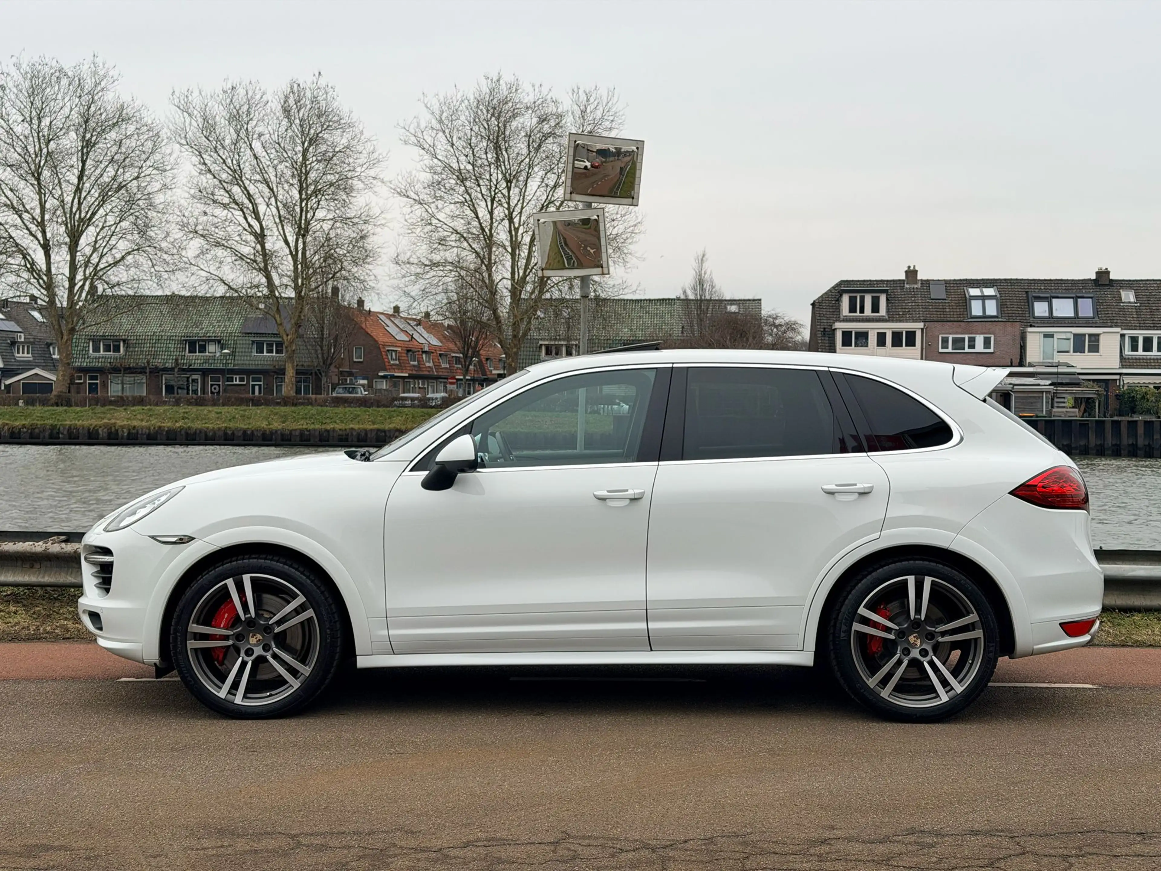 Porsche Cayenne Turbo 500PK — photo 10