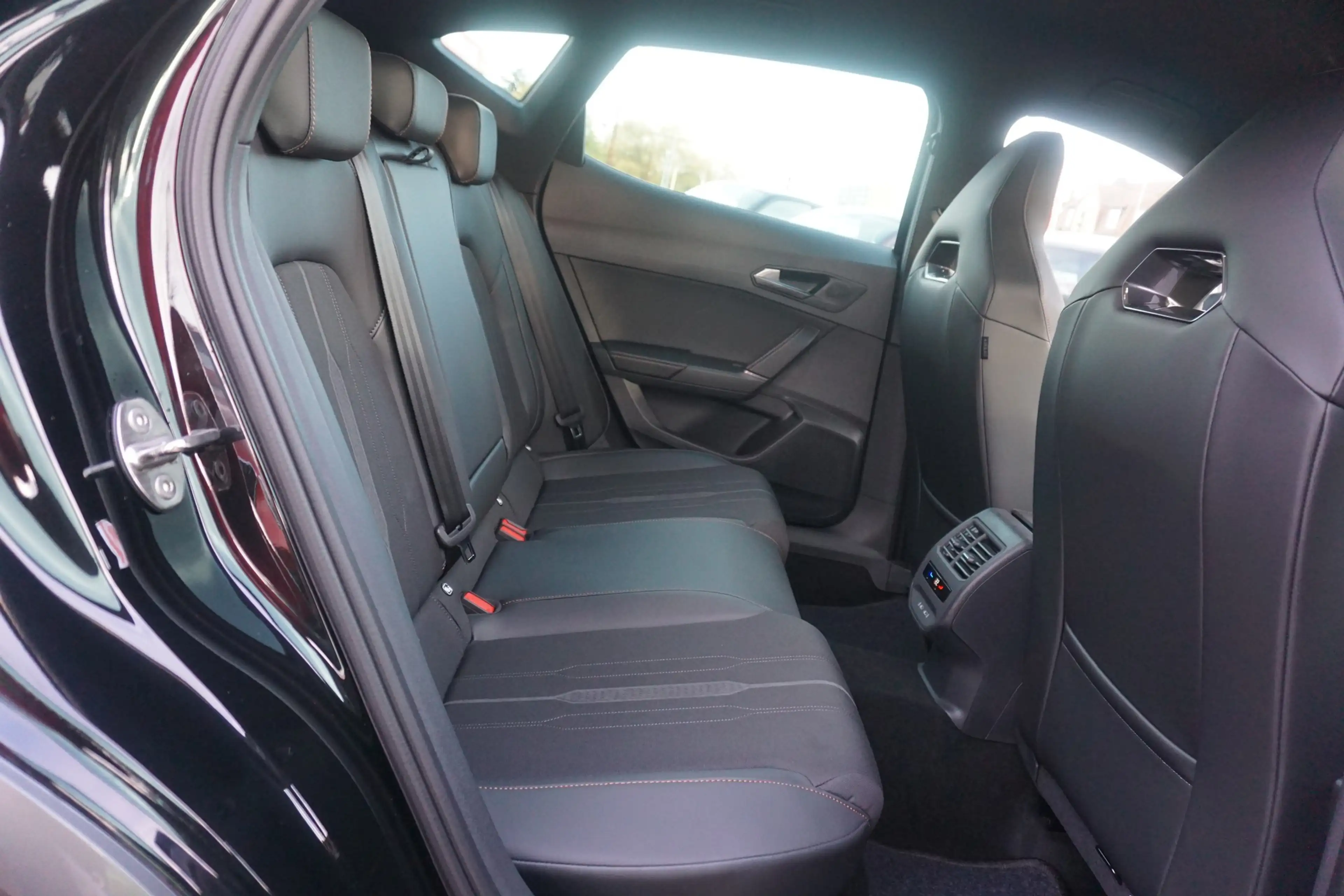 CUPRA Formentor 2.0 VZ 4Drive LED Navi ACC Kamera — photo 25