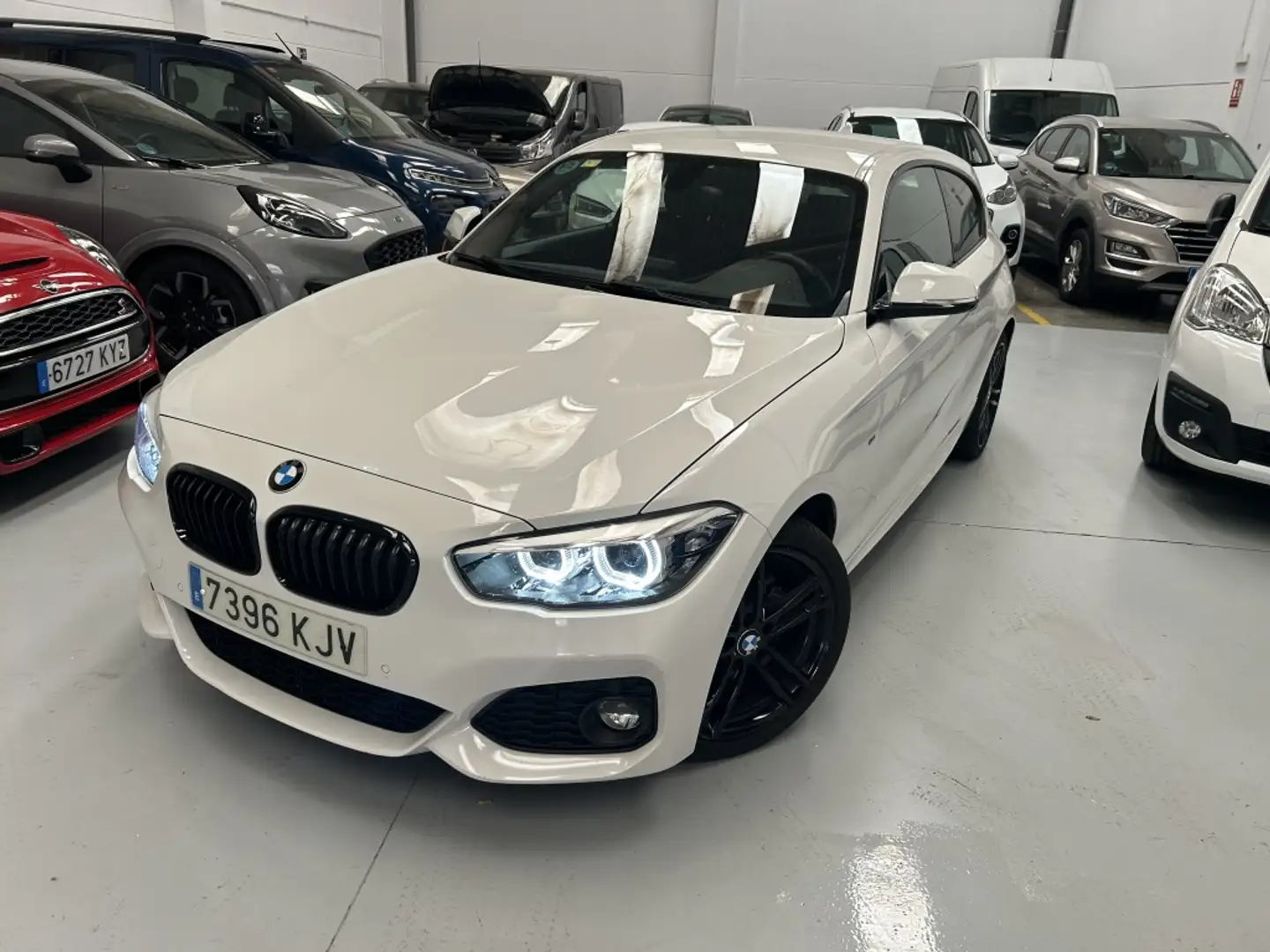 BMW 118 118dA Blanc - 1