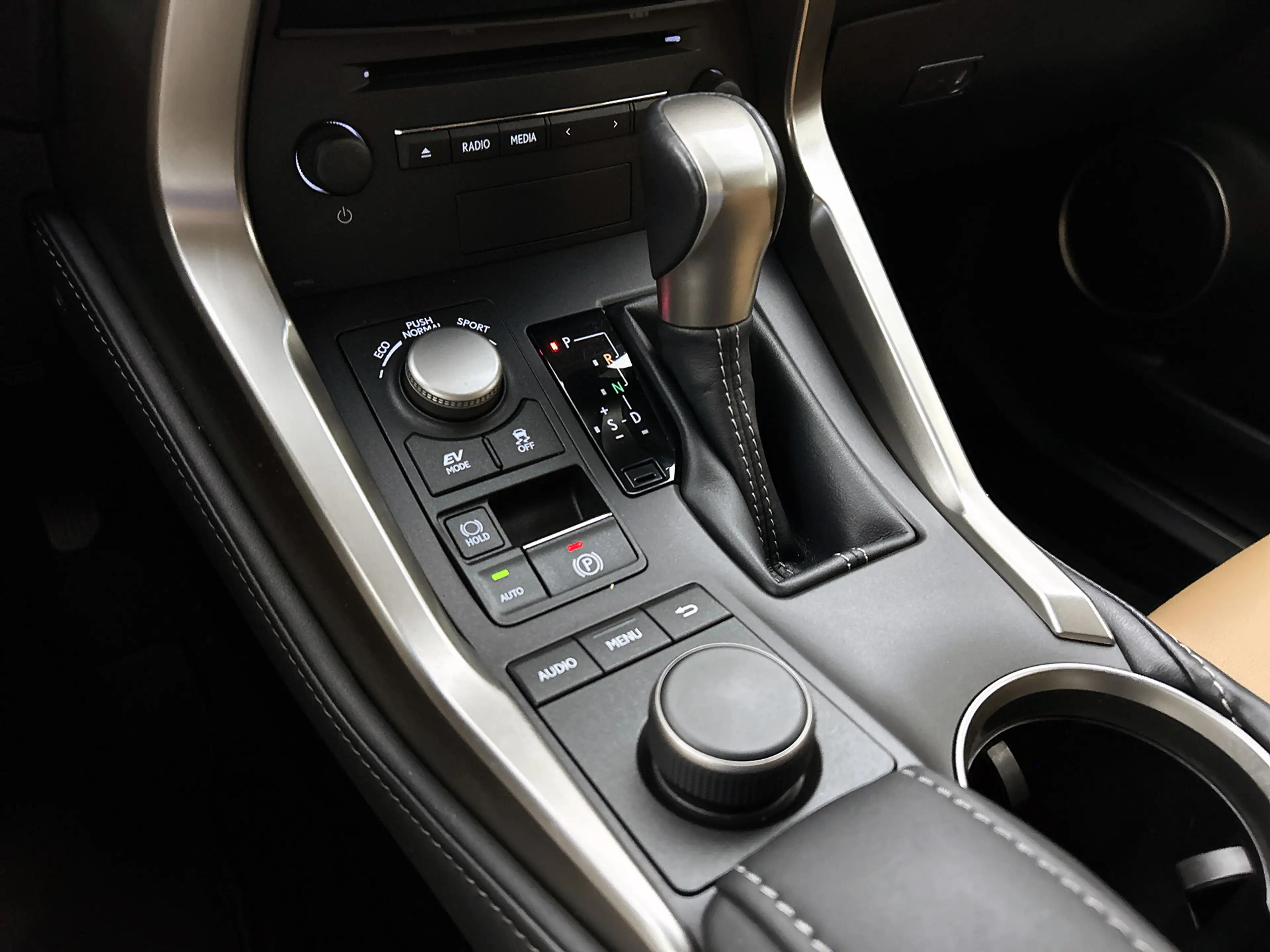Lexus NX 300h AWD Business Line Pro | Stoelverwarming | Parkeers — photo 11