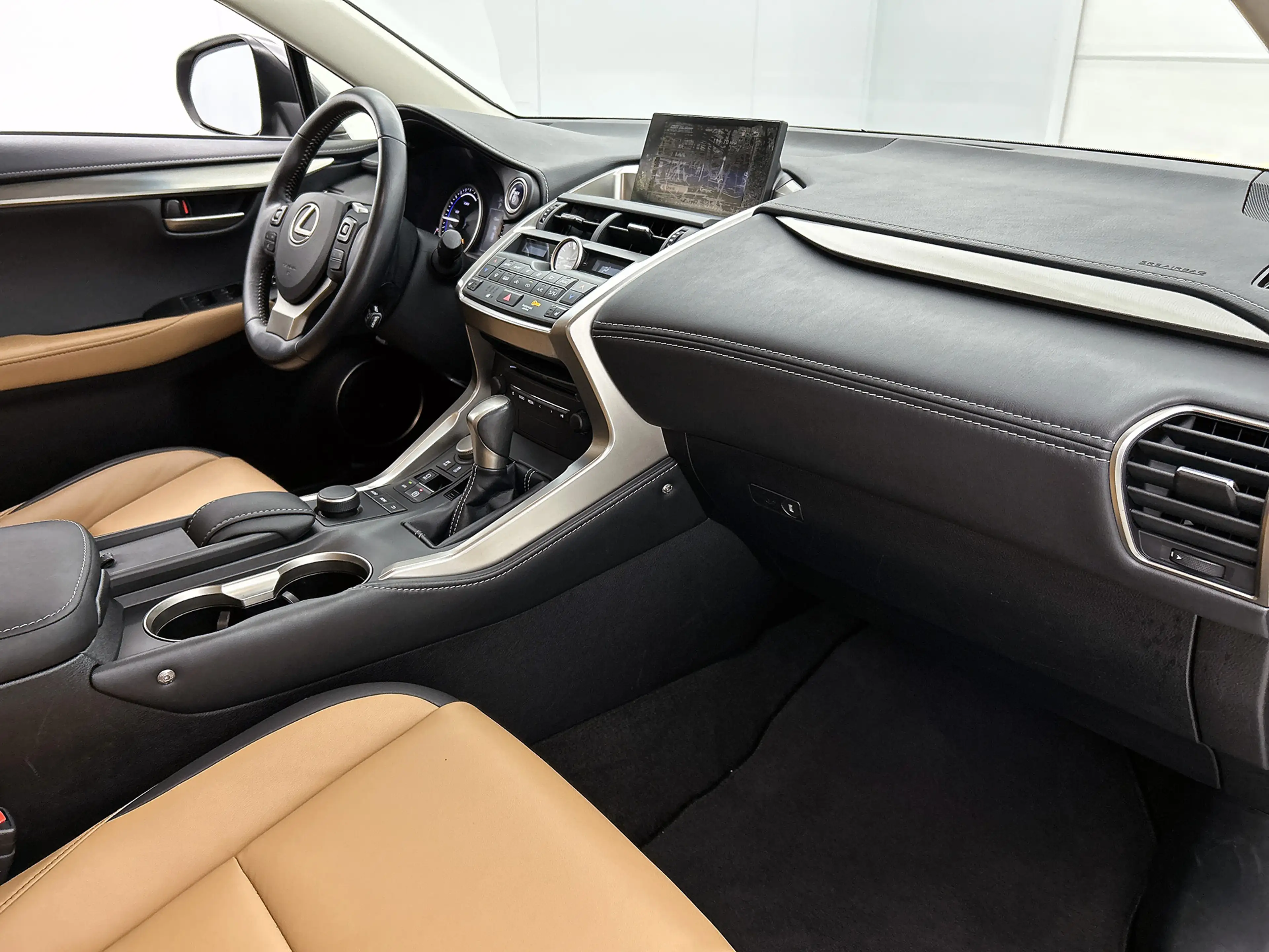 Lexus NX 300h AWD Business Line Pro | Stoelverwarming | Parkeers — photo 6