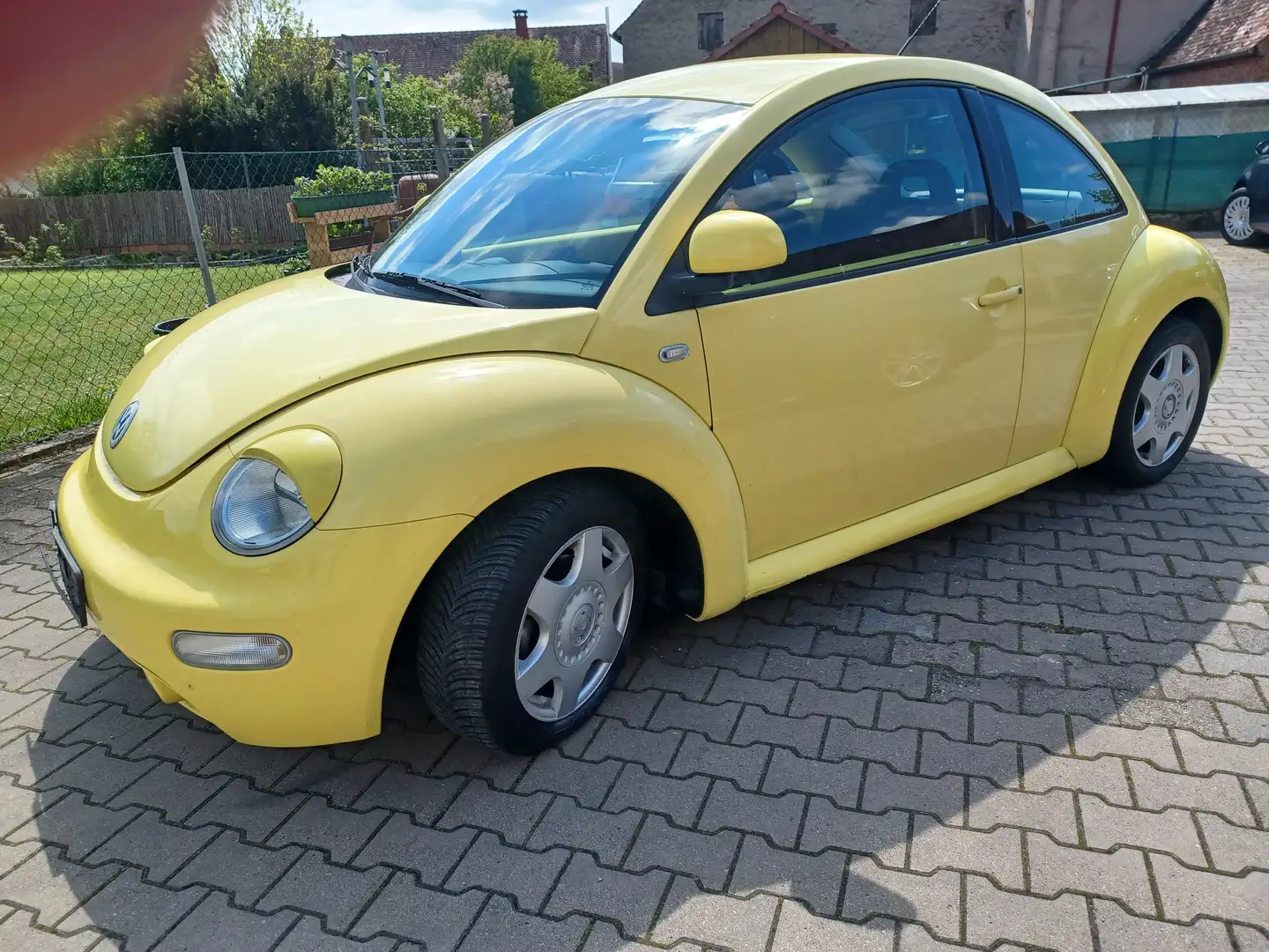 Volkswagen New Beetle 2.0 Gelb - 2