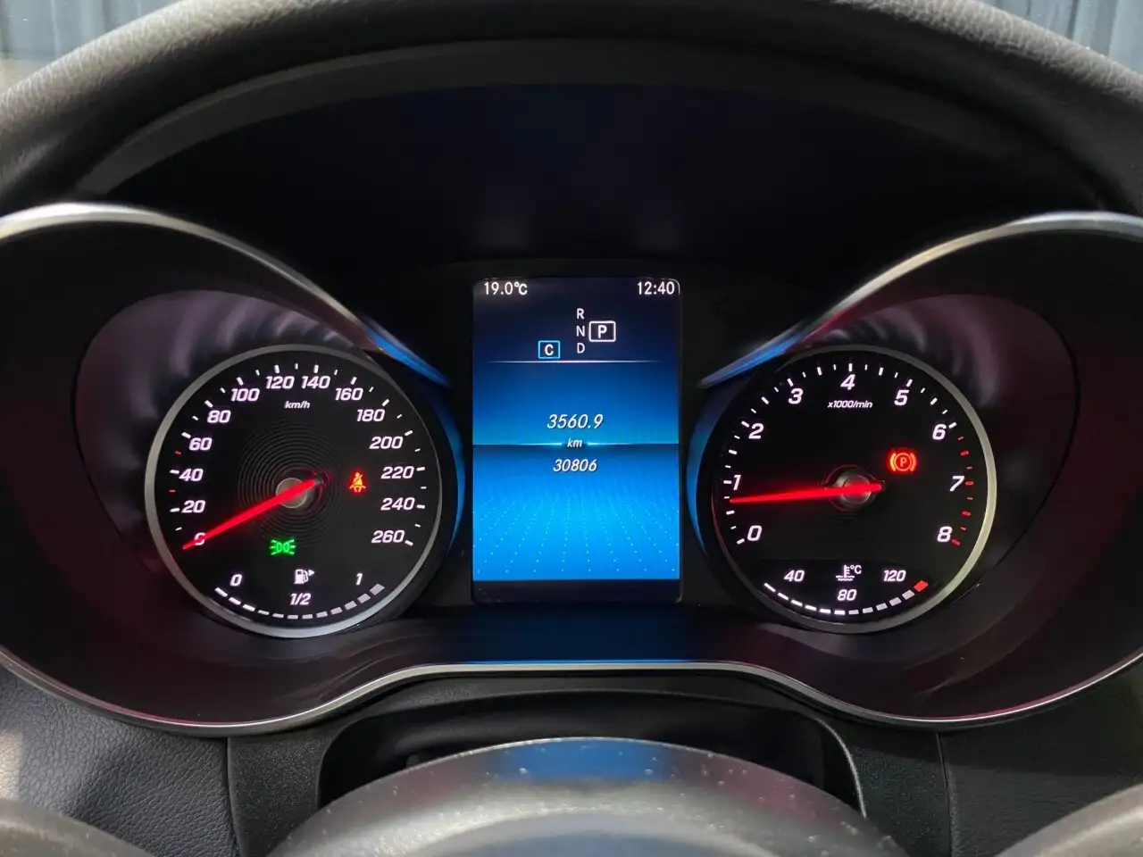 Mercedes-Benz GLC снимка Mercedes-Benz GLC
