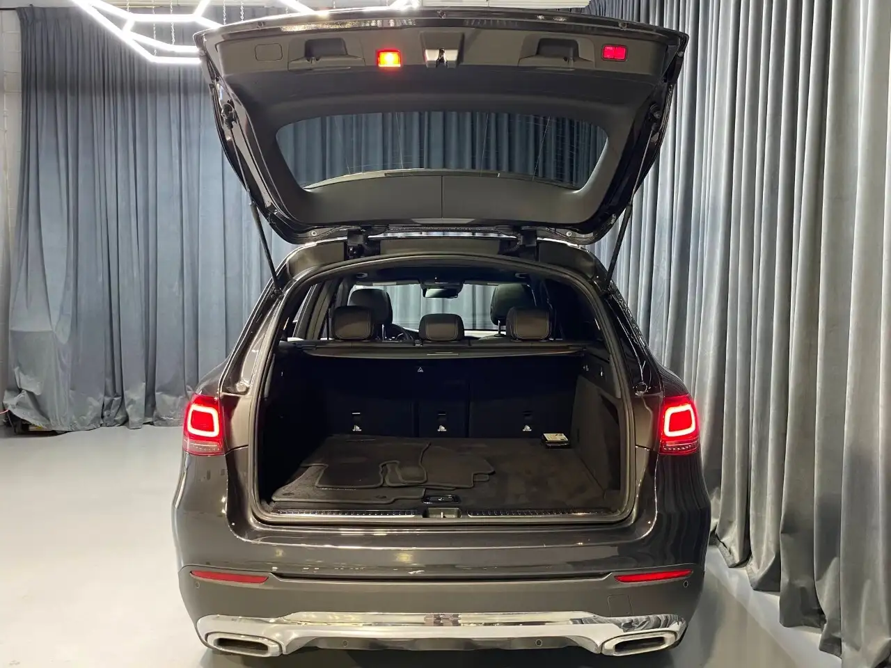 Mercedes-Benz GLC снимка Mercedes-Benz GLC