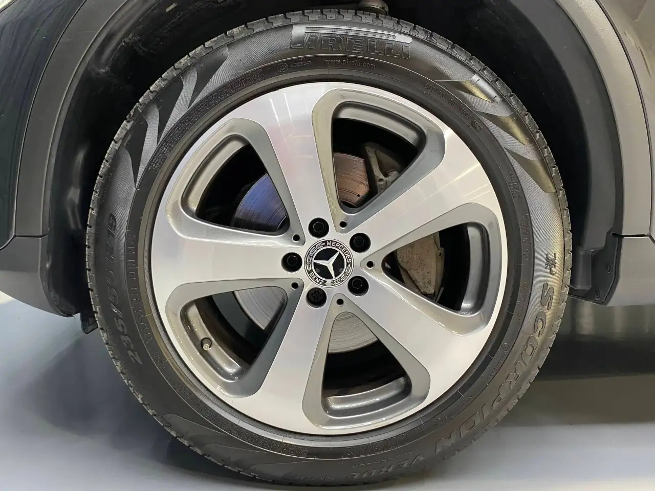 Mercedes-Benz GLC снимка Mercedes-Benz GLC