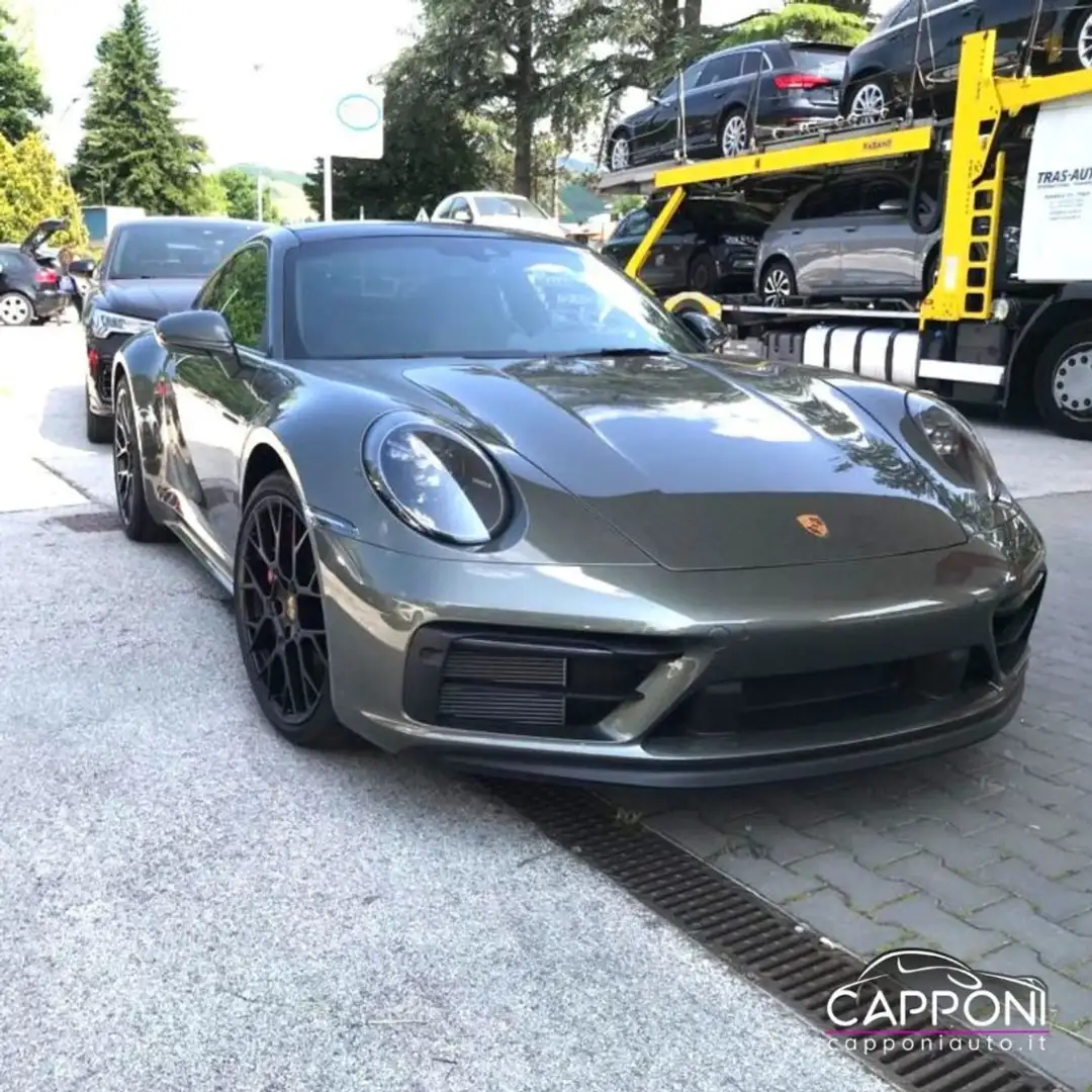 Porsche 911 Carrera 4 GTS Vert - 2